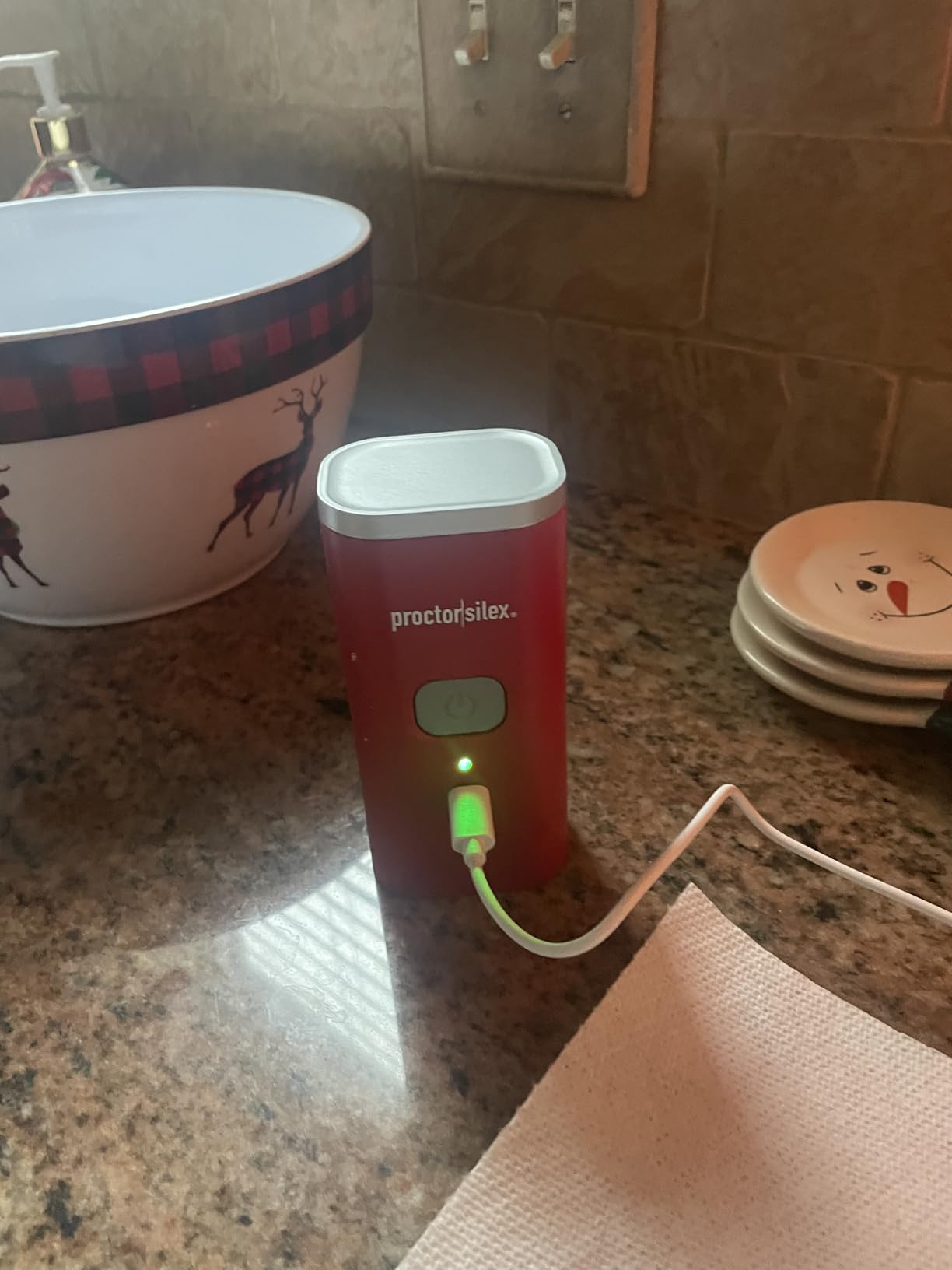 Proctor Silex Automatic Electric Can Opener, Hands Free Cordless Operation & USB Rechargeable, Self-Aligning, Cut Smooth Touch Lid Edges, Compact and Easy to Store, Black - Customer Photo 1
