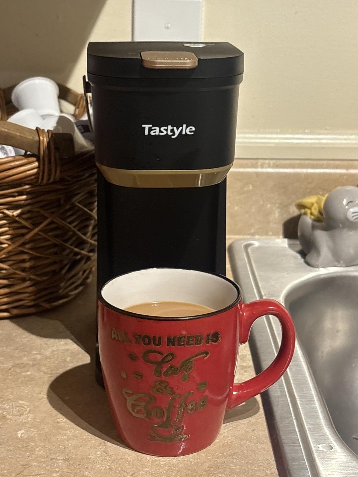 Tastyle Single Serve One Cup Coffee Maker, for K Cups and Grounds, Mini Coffee Maker with Portable Handle, 6 to 12 Oz Brew Size, for Travel, Camping, Office, RV and Dorm, 120V, Black and Gold customer photo 1