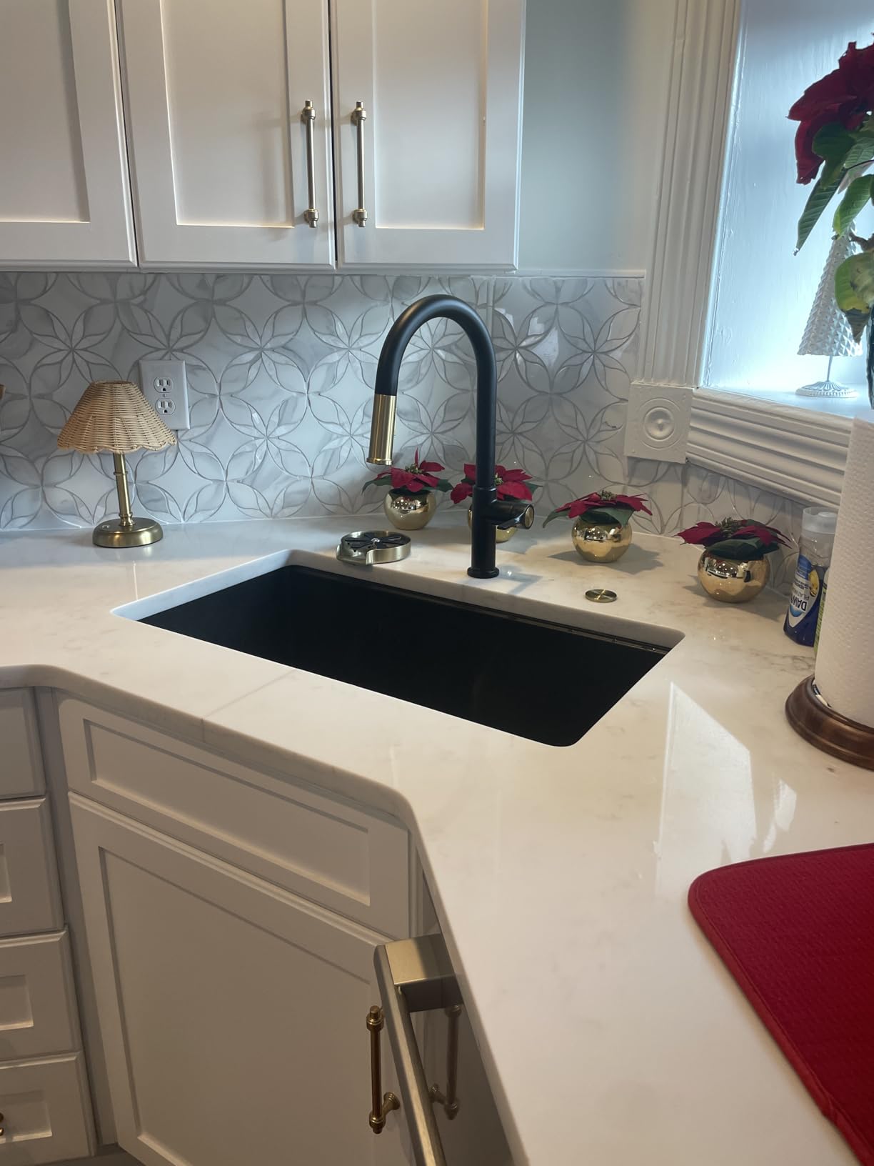 KRAUS Torak Matte Black Pull Down Kitchen Faucet with 2 Function Sprayer, Spot-Free Brushed Brass, Pre-Attached Water Lines, and Mounting Hardware, KPF-2840SFBBMB Customer Review KRAUS Torak Matte Black Pull Down Kitchen Faucet with 2 Function Sprayer, Spot-Free Brushed Brass, Pre-Attached Water Lines, and Mounting Hardware, KPF-2840SFBBMB - Customer Photo 1