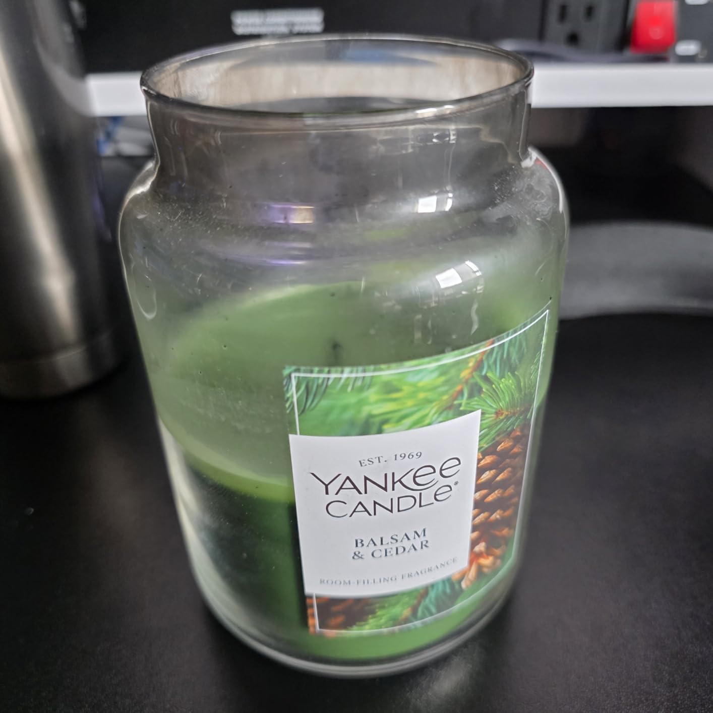 Yankee Candle Balsam & Cedar, Holiday Scented Candle, 22oz Large Jar with up to 150 Hour Burn Time, Giftable - Customer Photo 0