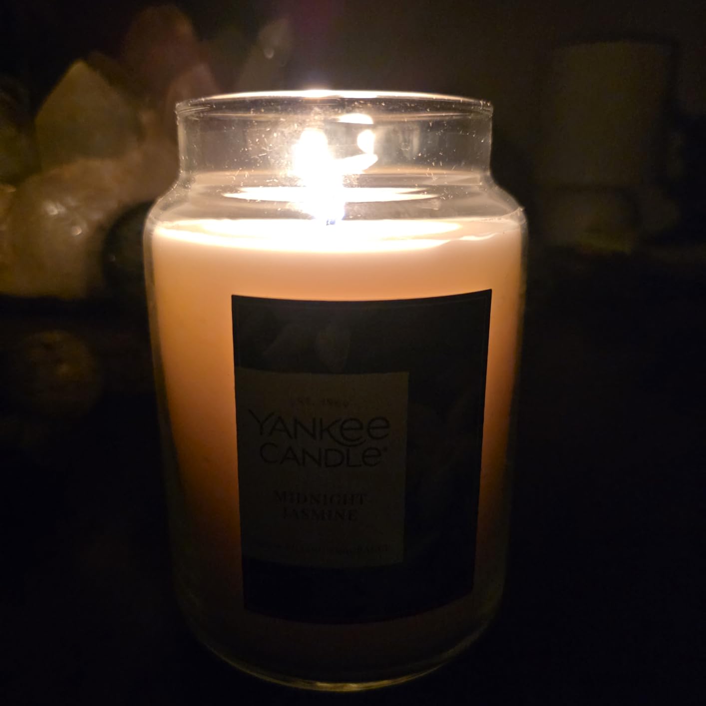 Yankee Candle Fresh Cut Roses, Scented Candle, 22oz Large Jar with up to 150 Hour Burn Time, Giftable - Customer Photo 2
