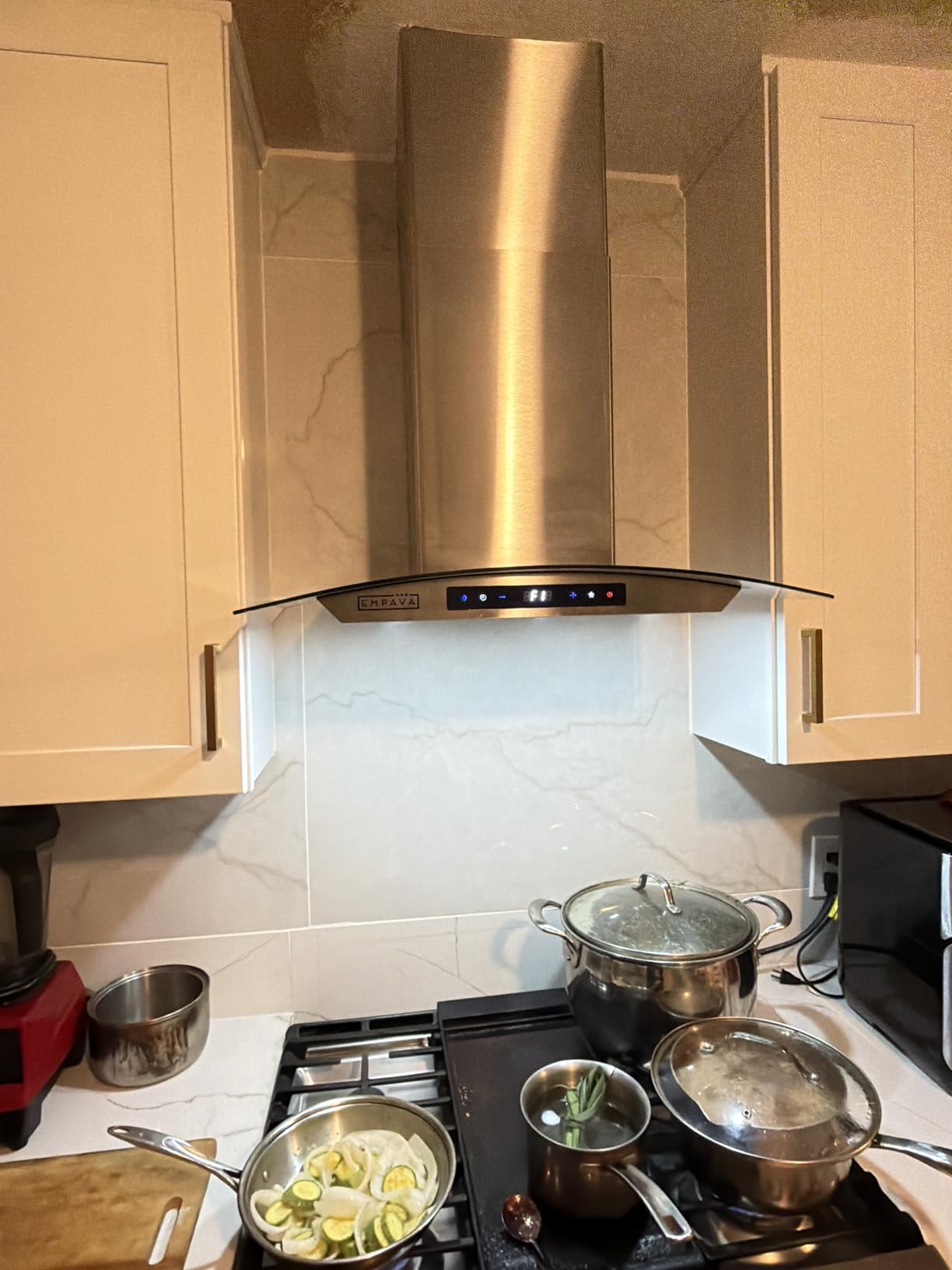 Empava Wall Mount Range Hood 30 Inch, Ducted/Ductless Kitchen Exhaust Stove Vent with Modern Style, 400CFM, 3-Speed, Touch Control, Timer, LED Lights, Stainless Steel (Charcoal-Filter Sold Separately) - Customer Photo 3