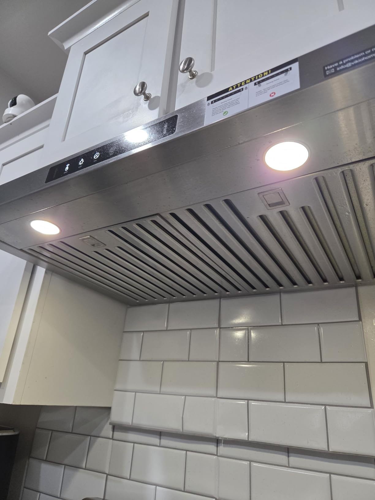 VIKIO HOME Under Cabinet Range Hood 30 Inch, 980CFM Fast Venting Ducted, Kitchen Hood With 3 Speed Gesture Sensing & Touch Control, Stainless Steel Stove Vent Hood With LED Light And 2 Baffle Filters - Customer Photo 1