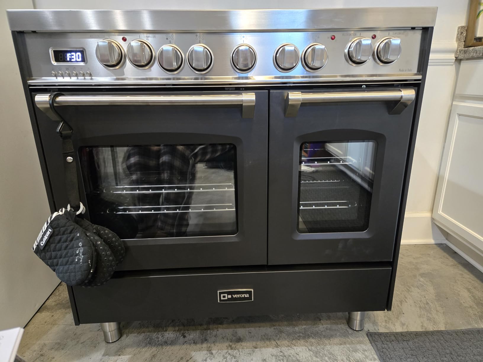 Verona VPFSEE365DE 36 inch Prestige Series Freestanding Double Oven Electric Range with 5 Elements, 3.5 cu. ft. Total Oven Capacity, European Convection in Matte Black - Customer Photo 2