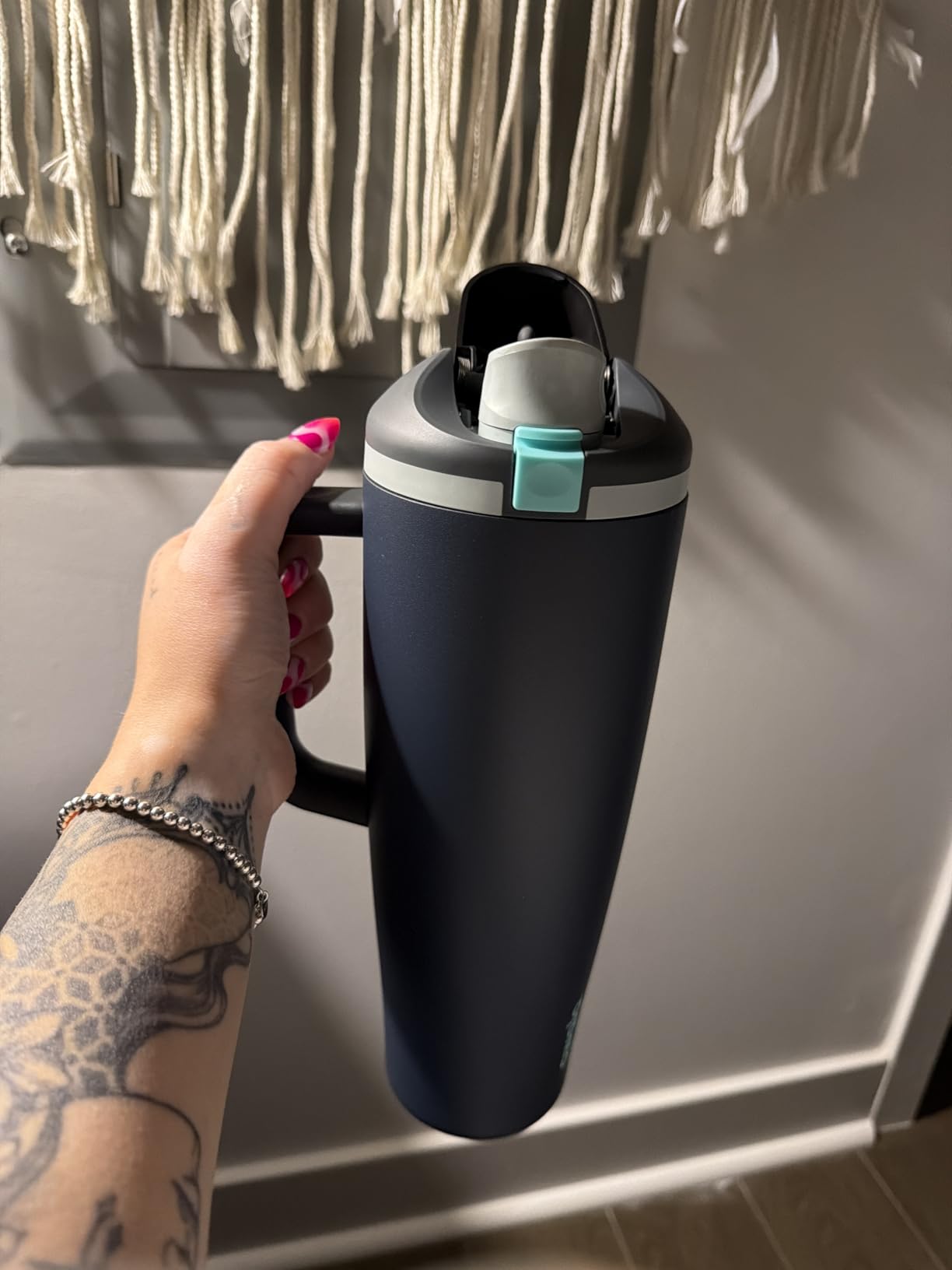 Owala FreeSip Tumbler Insulated Stainless Steel Water Bottle with Built-in Straw and Side Handle, For Travel, Work, School, and Sports, 40oz, BPA Free, Leak Proof, Black Cherry - Customer Photo 3