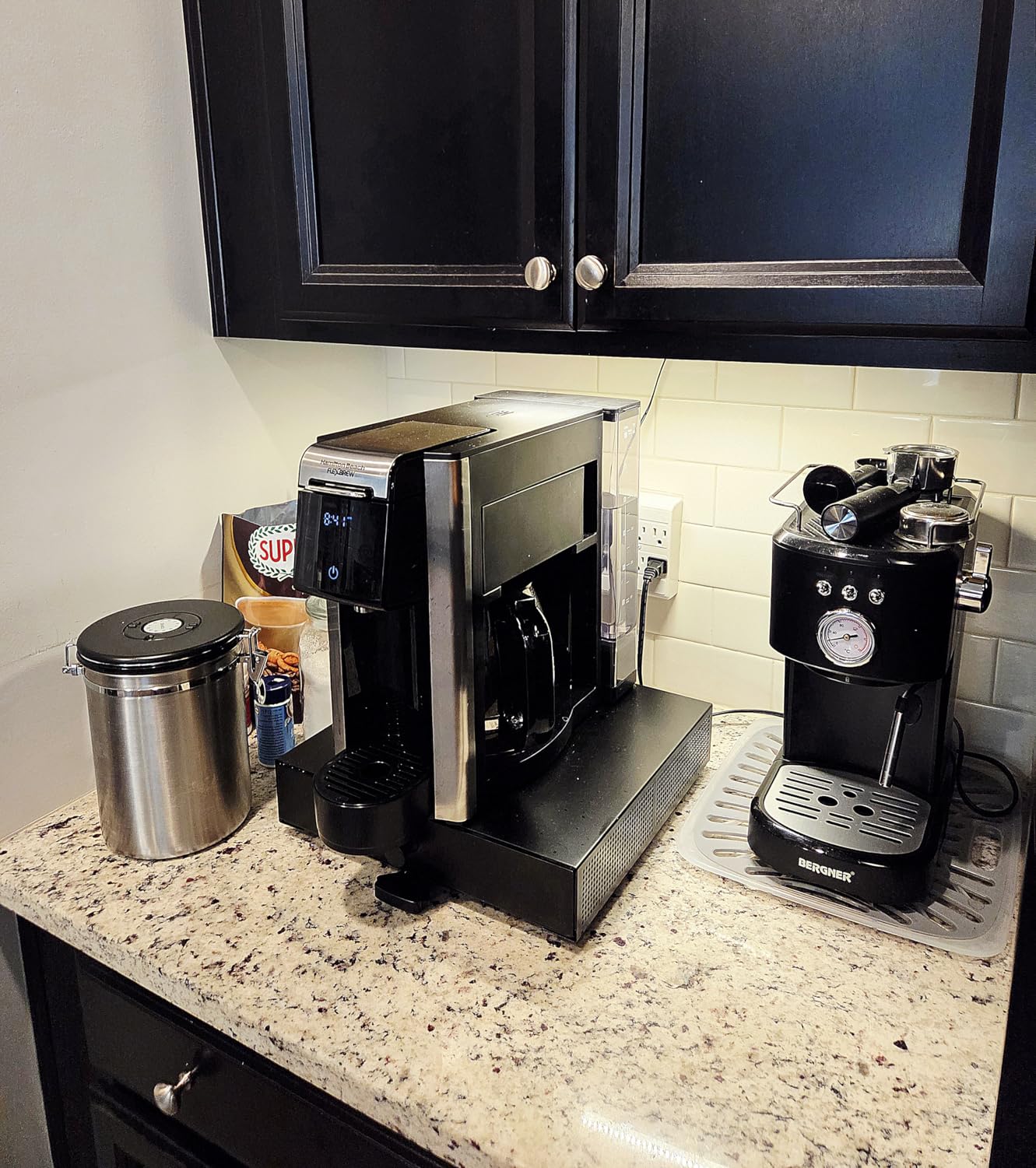 Hamilton Beach FlexBrew Advanced 5-in-1 Thermal Programmable 12 Cup Drip and Single Serve Hot & Iced Coffee Maker, Movable 60oz. Water Reservoir, Use Pod Packs and Grounds, Fast Brewing, Black (49929) - Customer Photo 2
