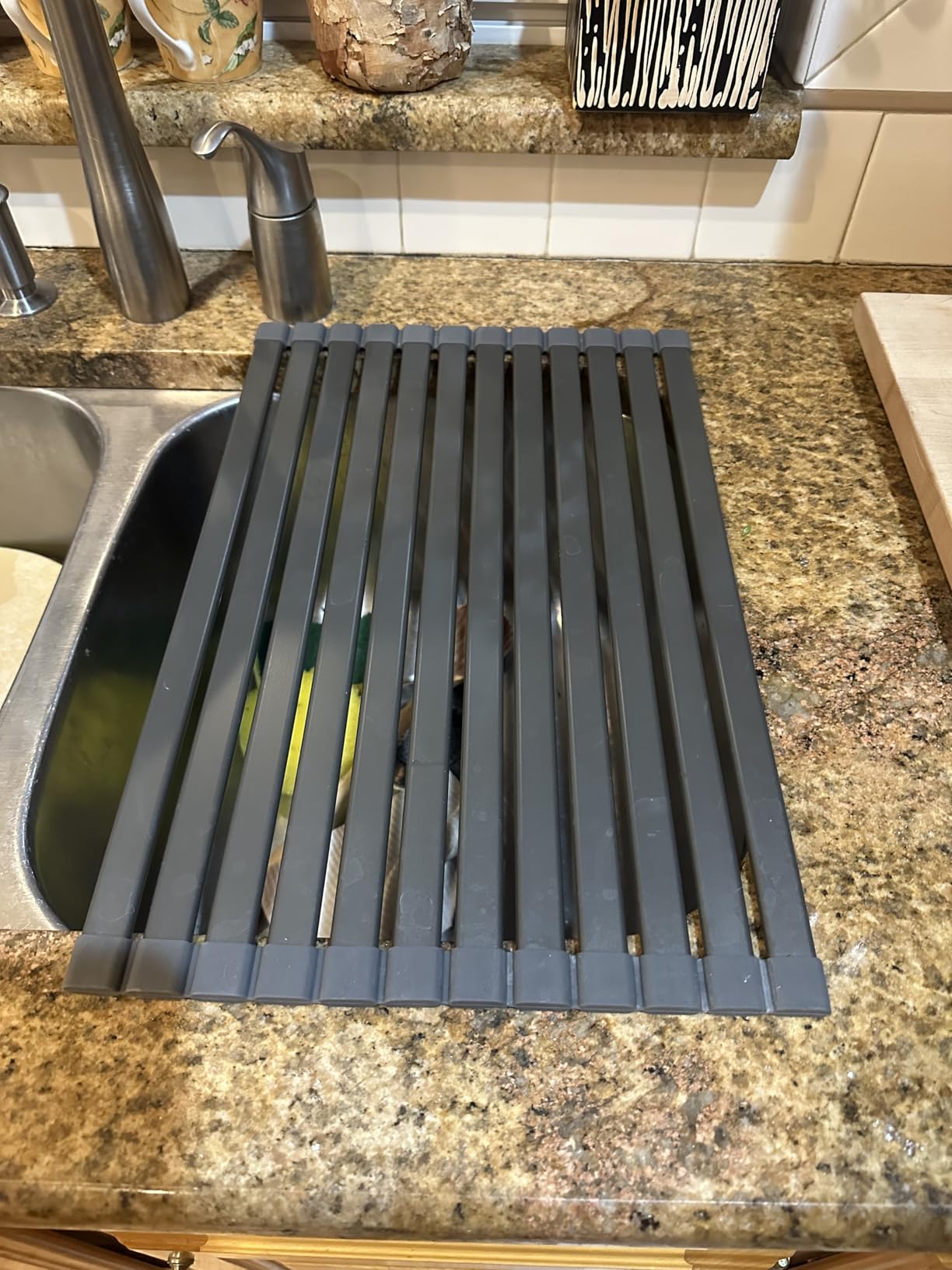 KABUM 17.72x11.81 Heavy-Duty Aluminum Alloy Roll Up Dish Drying Rack, Food-Safe Coating with Anti-Skid Silicone, Extra Wide & Thickened Sink Drying Rack for Kitchen Counter, Space-Saving Organizer - Customer Photo 0