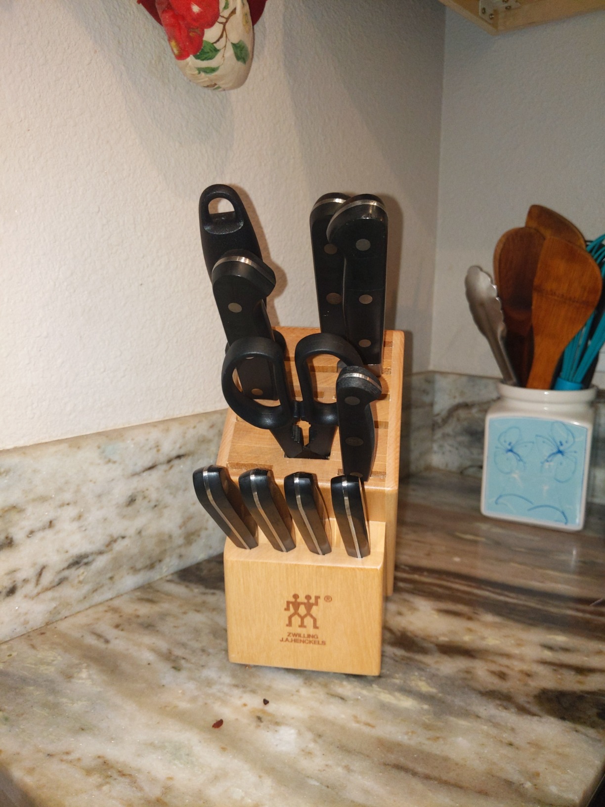 ZWILLING Gourmet 10-Piece Razor-Sharp German Knife Block Set, Made in Company-Owned German Factory with Special Formula Steel perfected for almost 300 Years, Dishwasher Safe, Acacia Block - Customer Photo 2