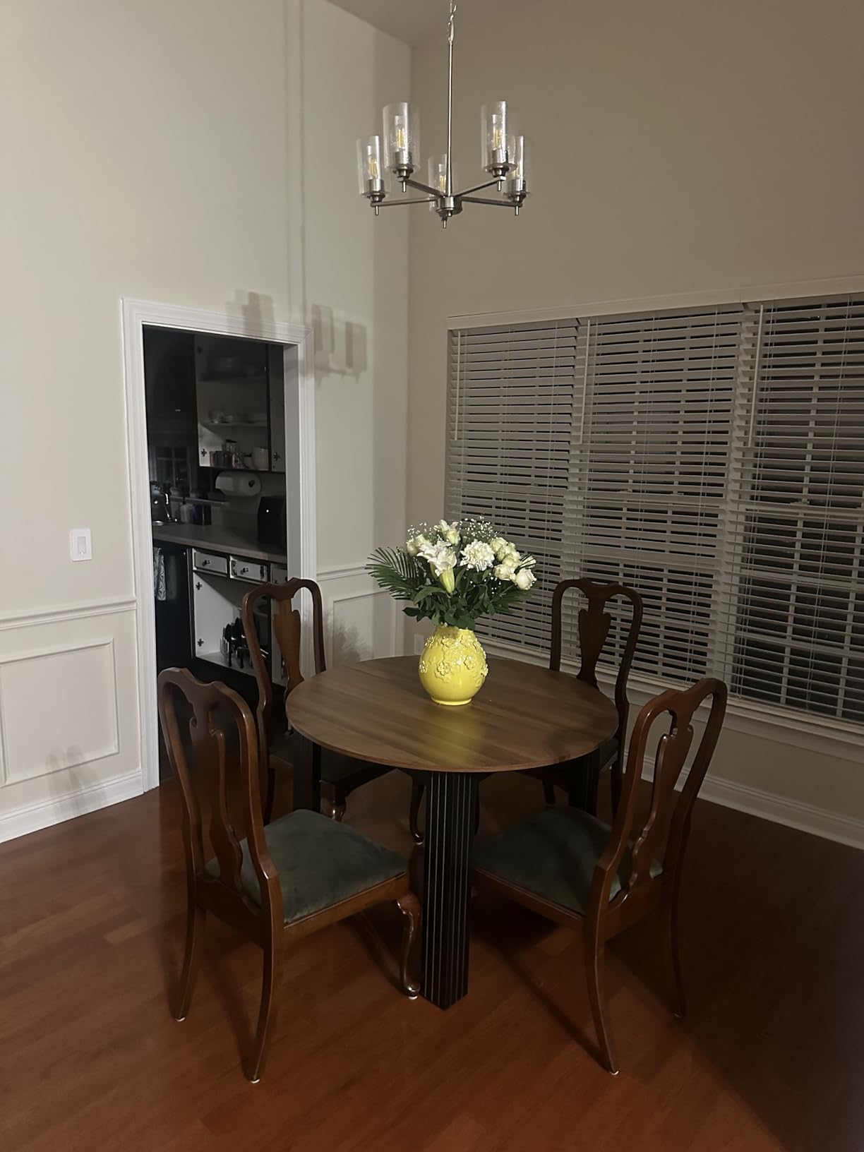 Extendable Dining Table for 4-8 People, 43