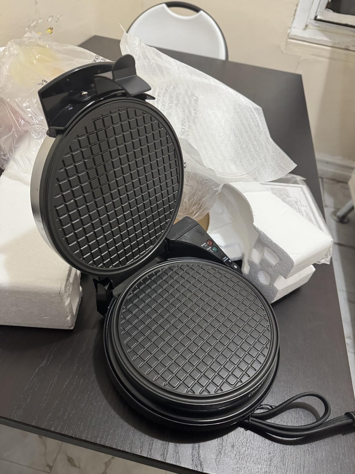 Chef'sChoice Ice Cream Cone Maker WaffleCone Express With Nonstick Heating Plates Instant Heat Recovery Creates Delicious Homemade Sugar and Waffle Cones Easy to Clean, 1050-Watts, Silver customer photo 1