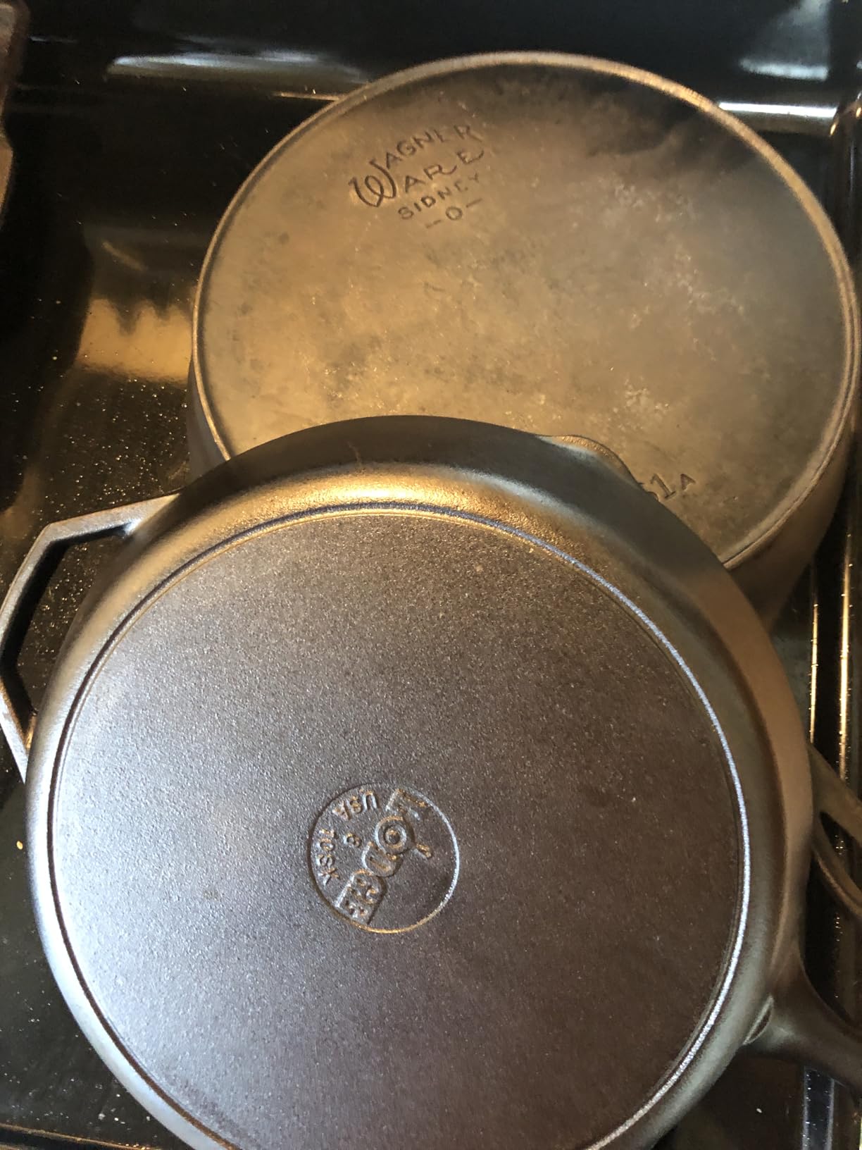 Lodge Seasoned Cast Iron Skillet - PFAS-Free, Non-Toxic Cookware - Use with an Oven, Stove, Grill, or Campfire - Naturally Non-Stick & Oven Safe - 10.25 Inches Customer Review Lodge Seasoned Cast Iron Skillet - PFAS-Free, Non-Toxic Cookware - Use with an Oven, Stove, Grill, or Campfire - Naturally Non-Stick & Oven Safe - 10.25 Inches - Customer Photo 3