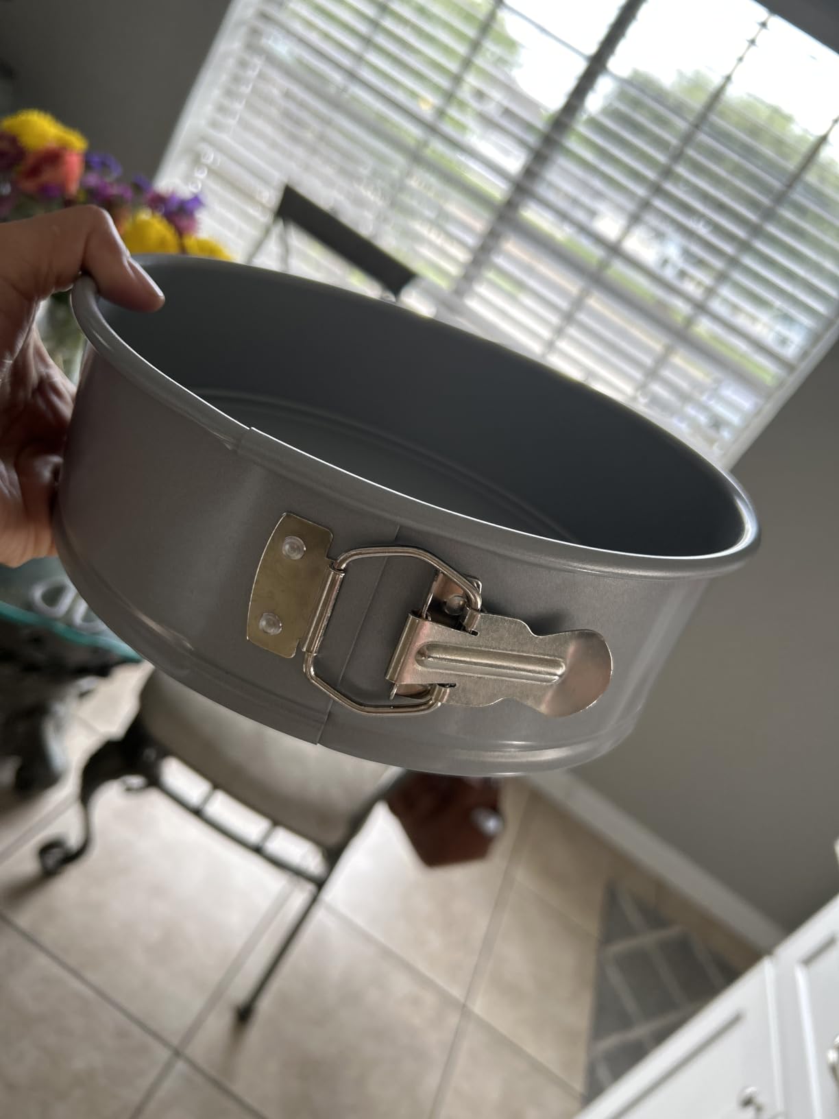 Farberware Nonstick Bakeware Baking Pan / Nonstick Cake Pan, Round - 9 Inch, Gray, 1 Count (Pack of 1) - Customer Photo 2