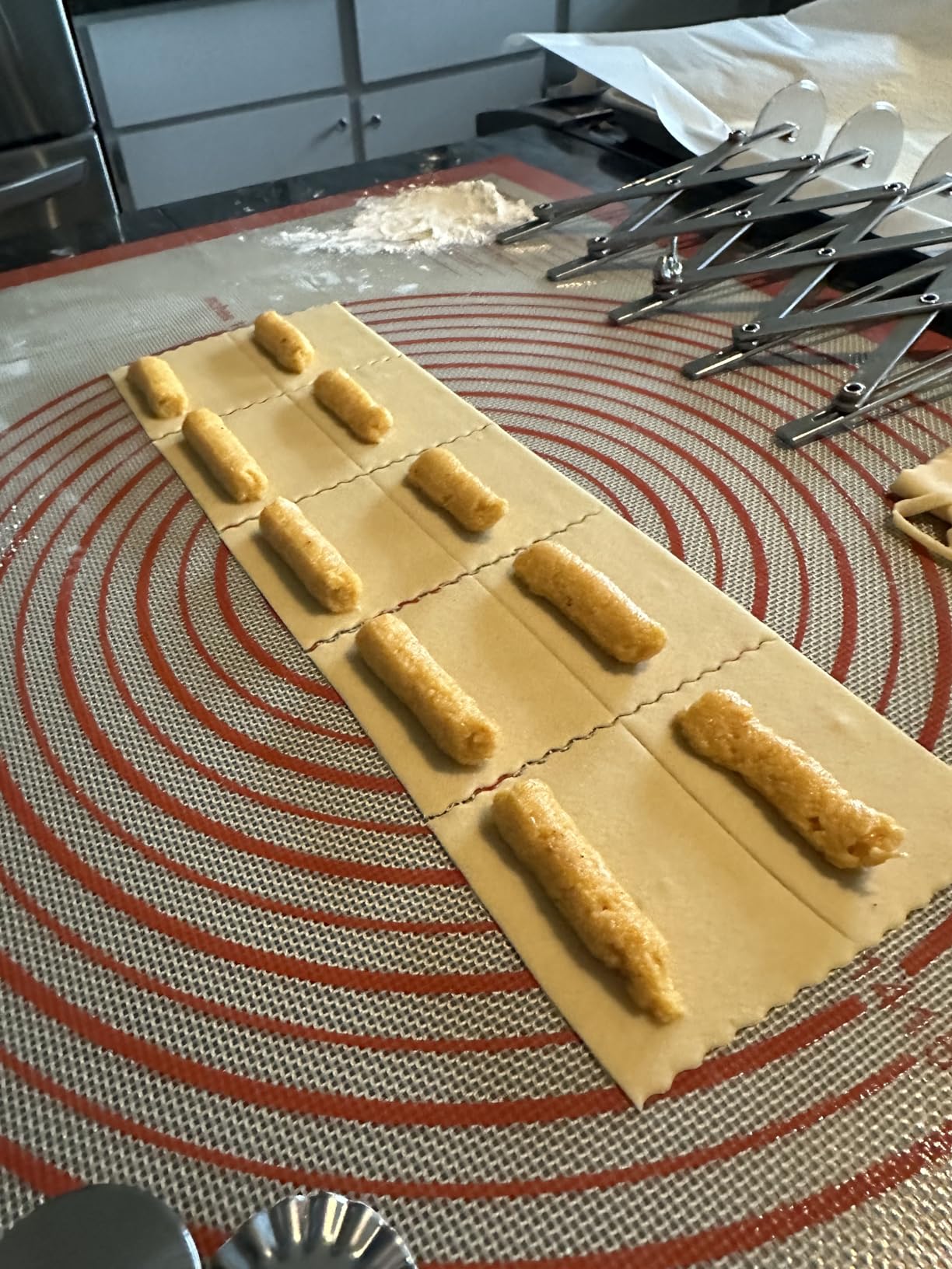 Ateco 5 Wheel Stainless Steel Cutter, 2 1/8 Inch Wheels customer photo 2