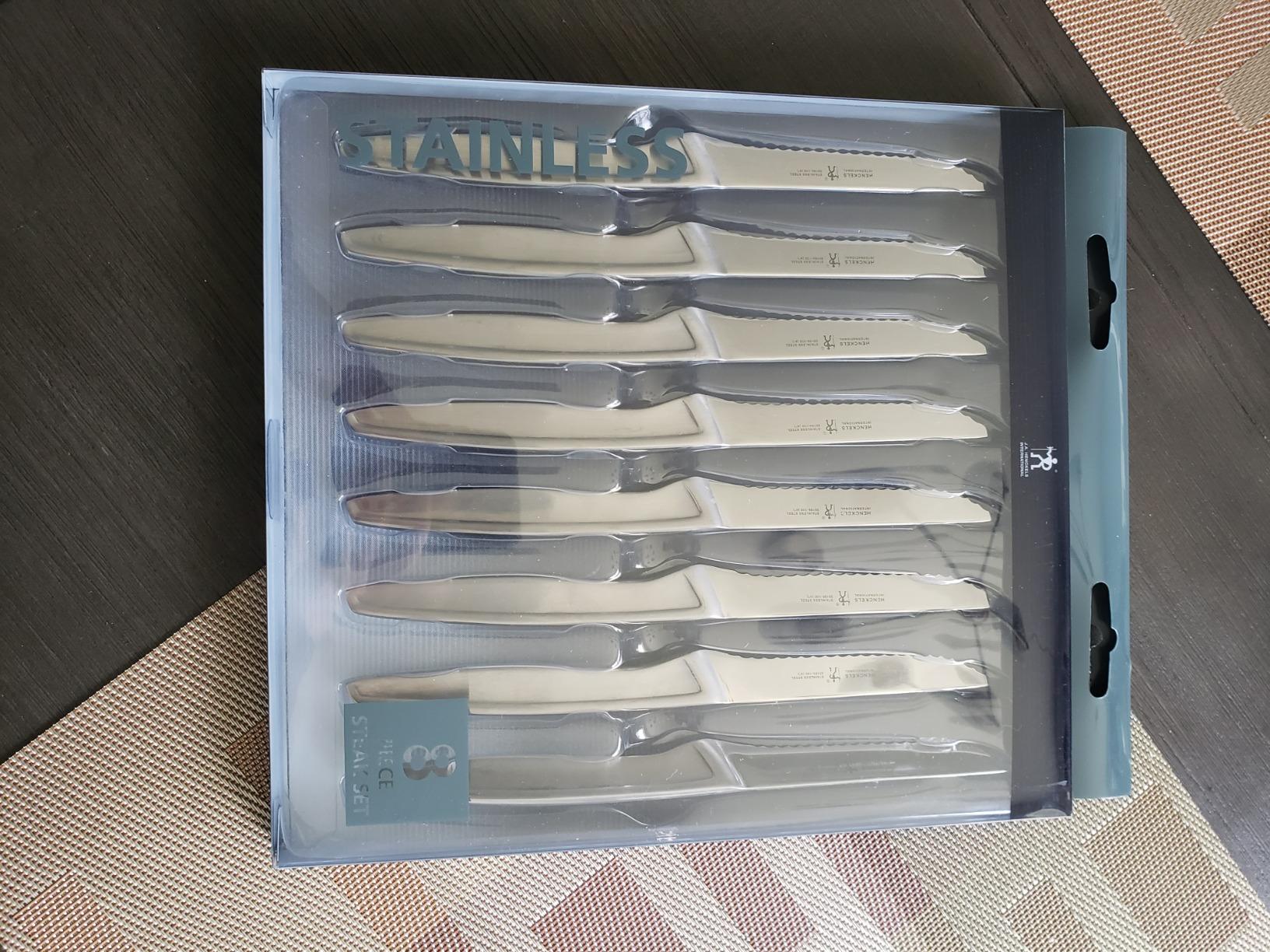 HENCKELS Razor-Sharp Steak Knife Set of 8, German Engineered Informed by 100+ Years of Mastery, Silver customer photo 2