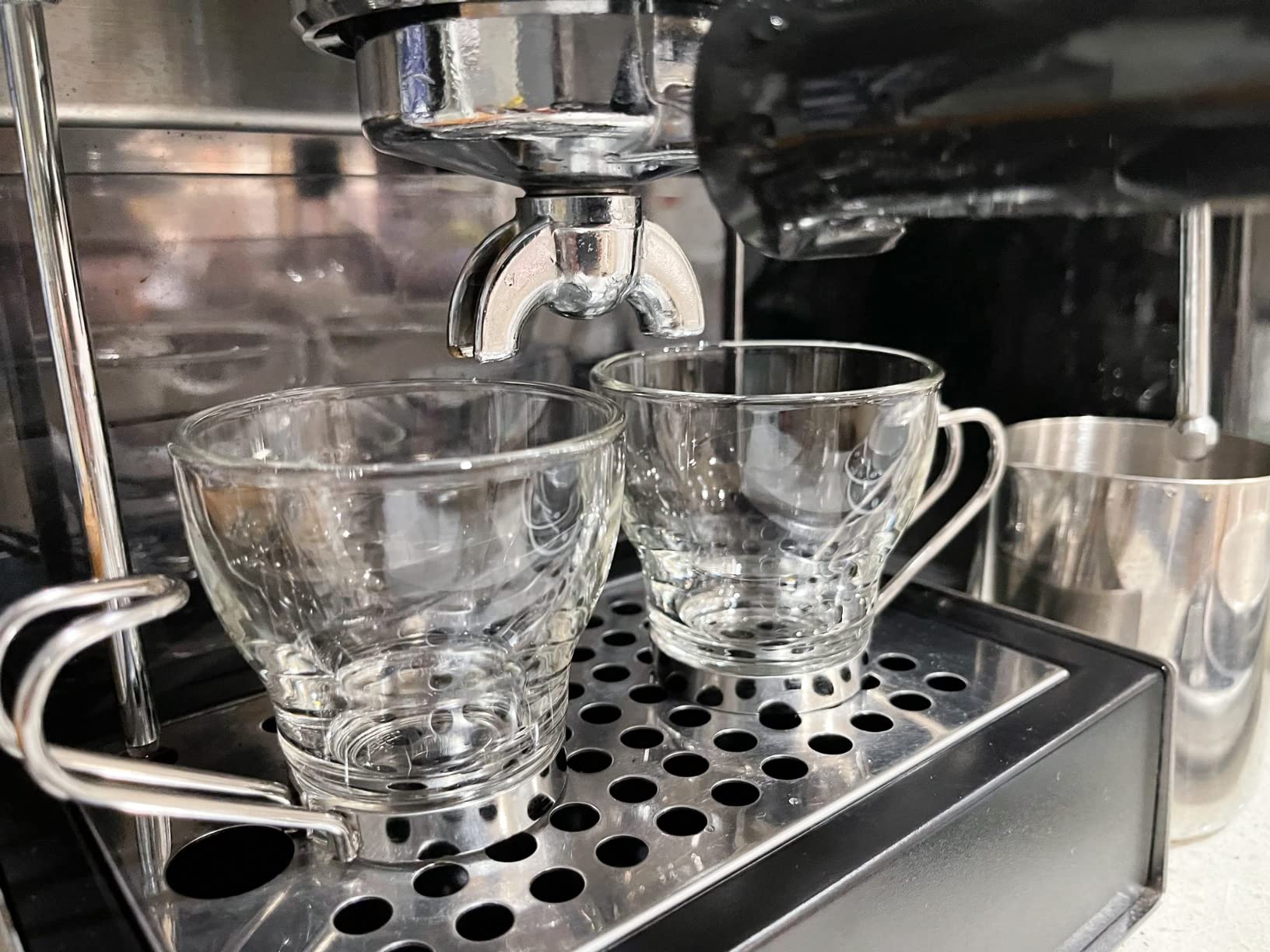 Bormioli Rocco Verdi Espresso Cup With Stainless Steel Handle, Set of 4, Gift Boxed, 3.5 ounces customer photo 1