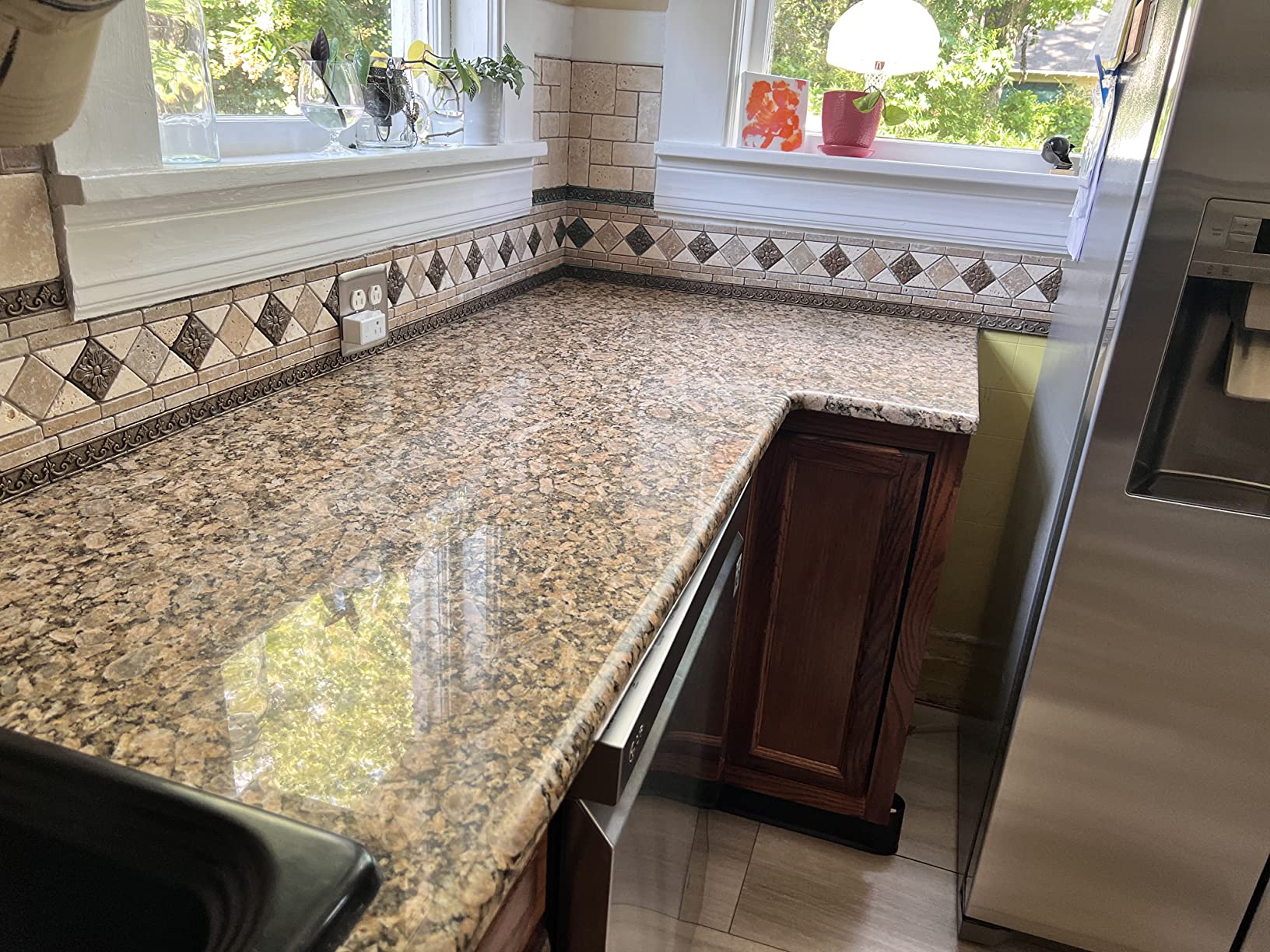 Granite Gold Polish Spray, Streak-Free Shine for Granite, Quartz, Marble, Travertine, Natural Stone Countertops, 24 Fl Oz (Pack of 1) - Customer Photo 2