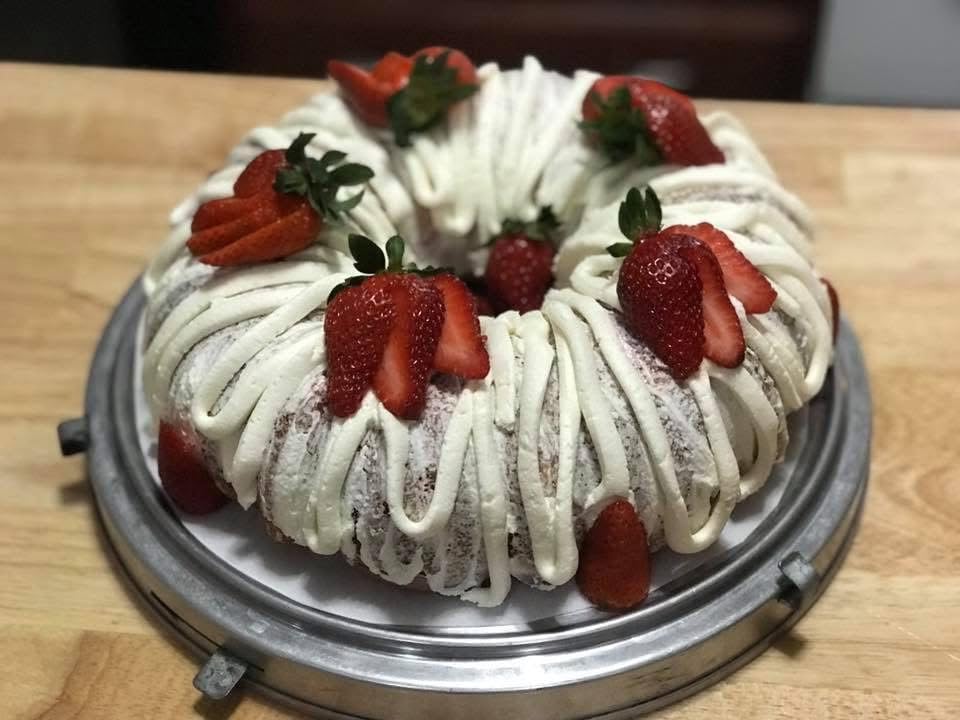 Nordic Ware Original Bundt, 12-Cup, Graphite - Customer Photo 3