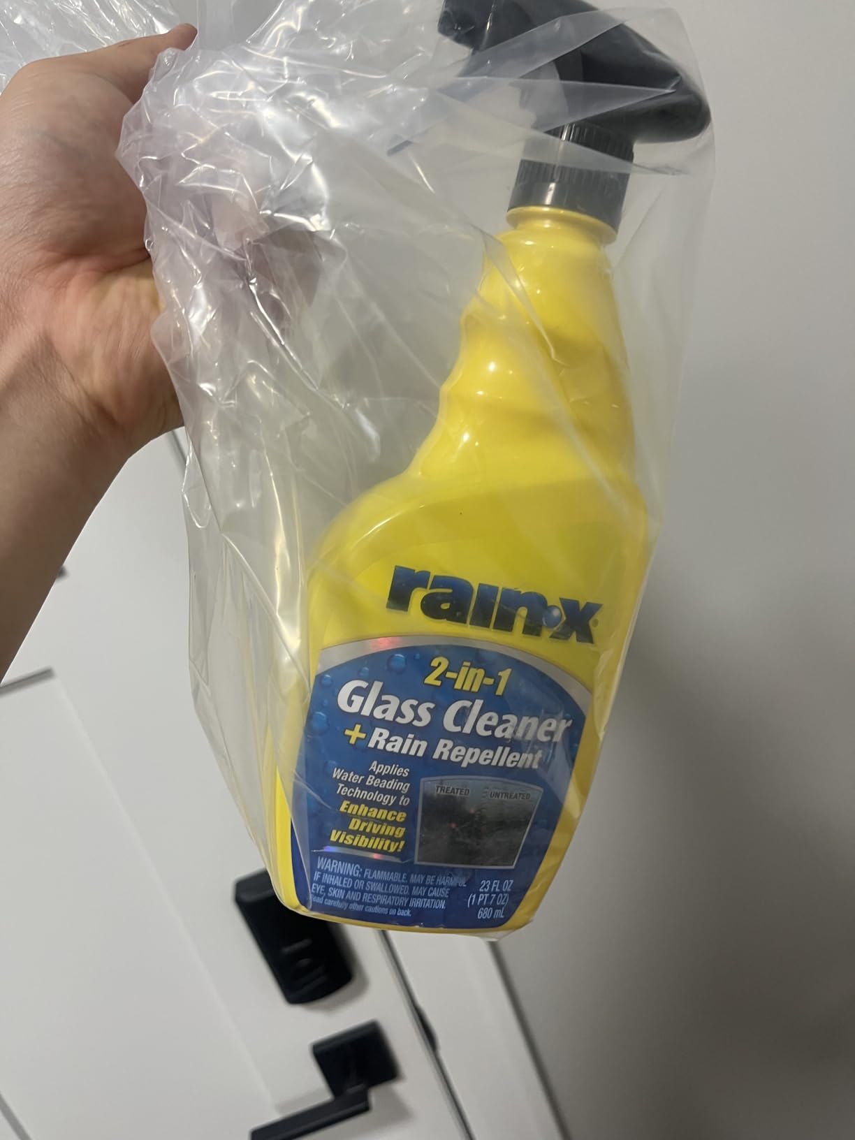 Rain-X 5071268 2-in-1 Glass Cleaner and Rain Repellant, 23 oz. (Pack of 1) - Provides a Streak-Free Clean for Automotive Glass While Preventing Sleet, Snow, Ice, and Road Spray Build Up - Customer Photo 2