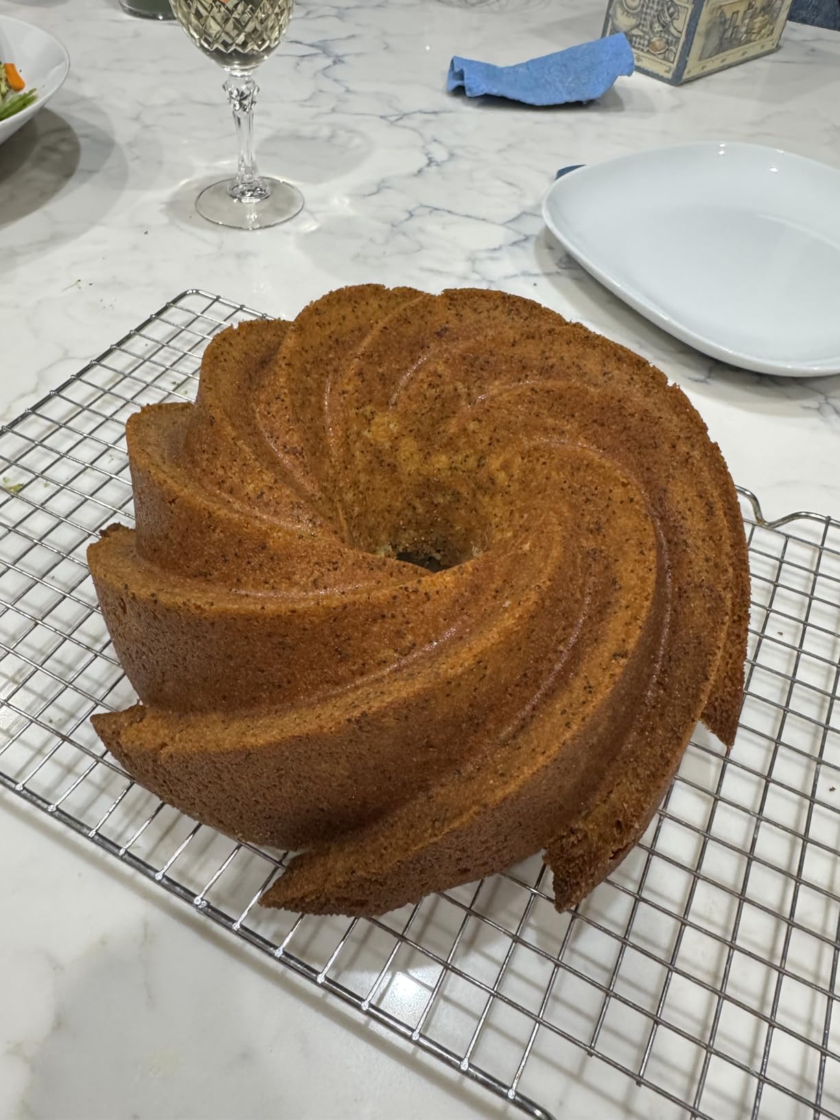 Nordic Ware Heritage Bundt, 10 Cup, Silver customer photo 1