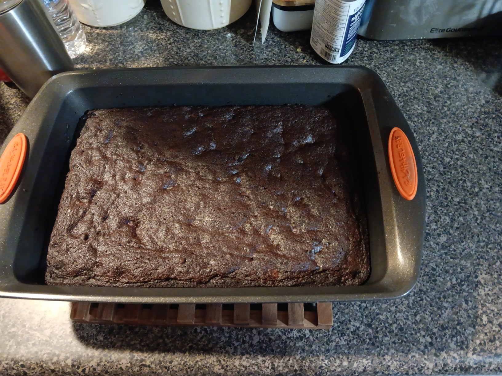 Rachael Ray Yum-O Nonstick Bakeware Cake Pan, 9