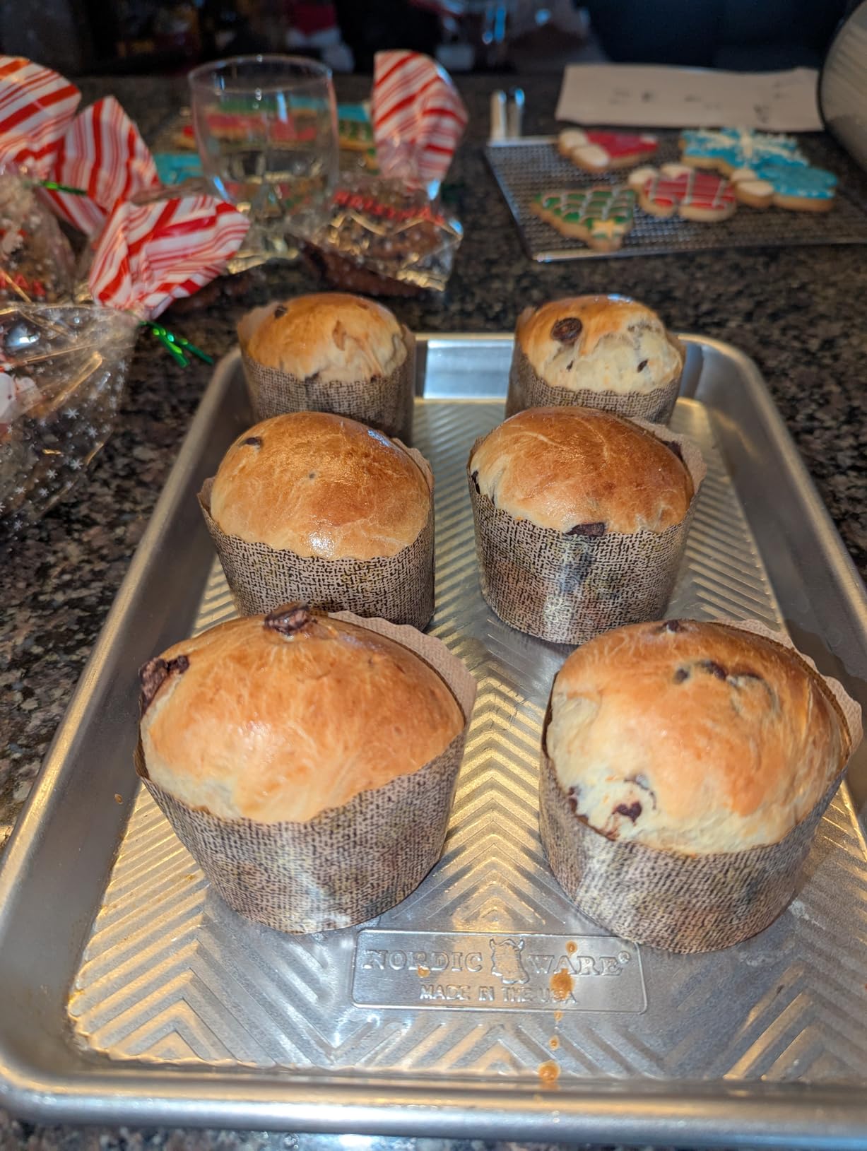 Honey-Can-Do Large Panettone Paper Mold, 6-Pack, 4.8-Inches H x 6.75-Inches W customer photo 2