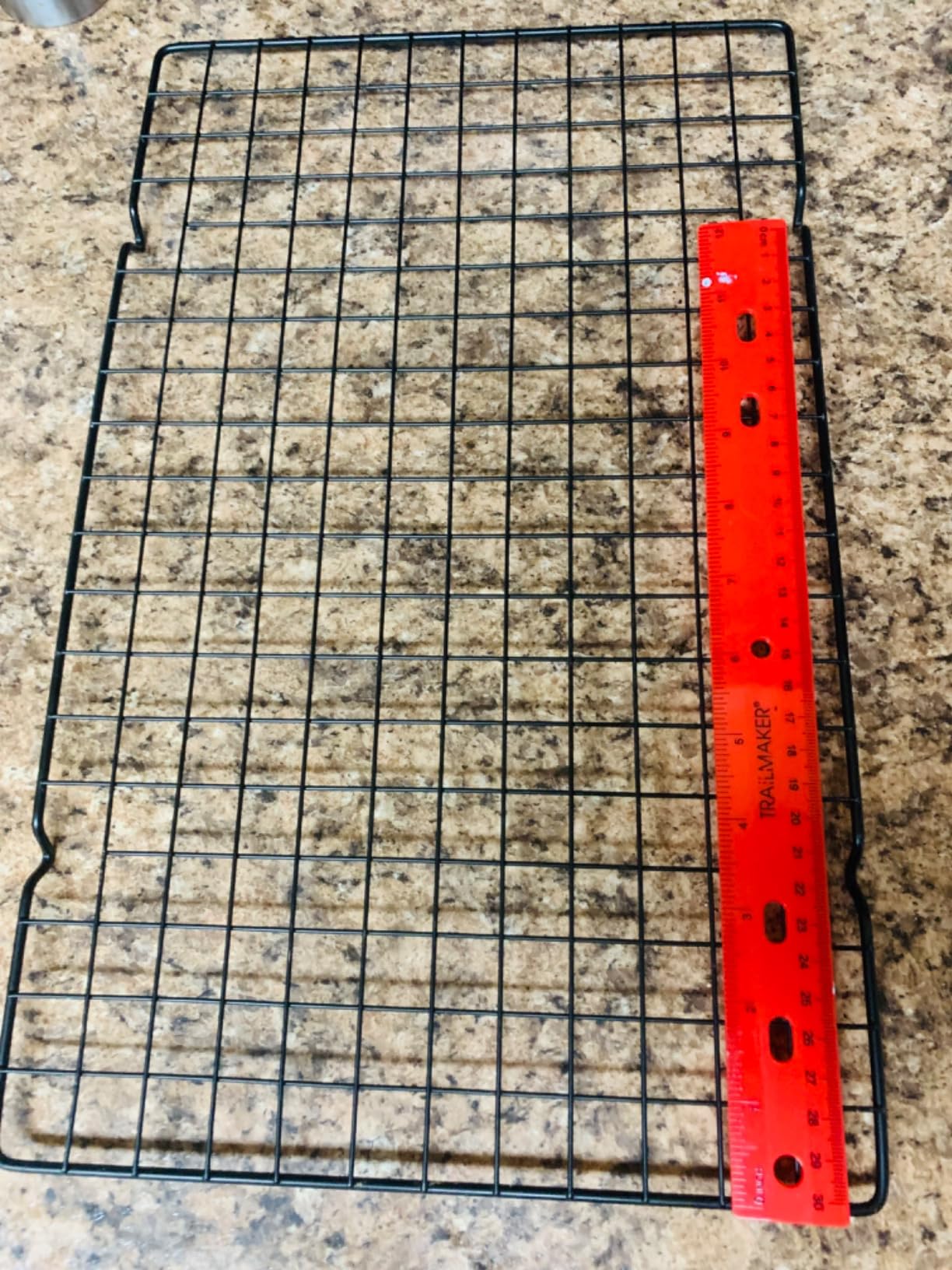 Wilton Gold Premium Non-Stick Warp-Resistant Bakeware, Made without PFAs, Cooling Grid, 16 x 10 in, Packaging May Vary customer photo 2