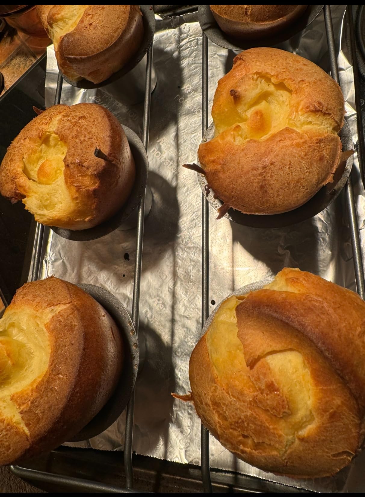 Chicago Metallic 6-Cup Popover Pan, Heavyweight Aluminized Steel with Nonstick Coating, Ideal for Yorkshire Pudding, Muffins, and Popovers customer photo 1