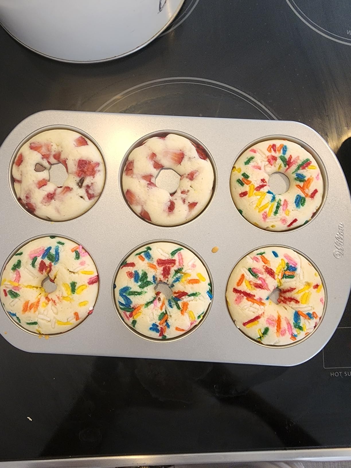 Wilton 6-Cavity Doughnut Baking Pan, Makes Individual Full-Sized 3 3/4