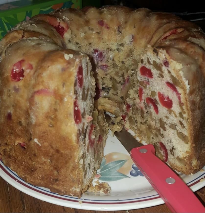 Wilton Gold Non-Stick 9.49 in Fluted Tube Cake Pan, Stainless Steel Bakeware, Made without PFAS customer photo 2