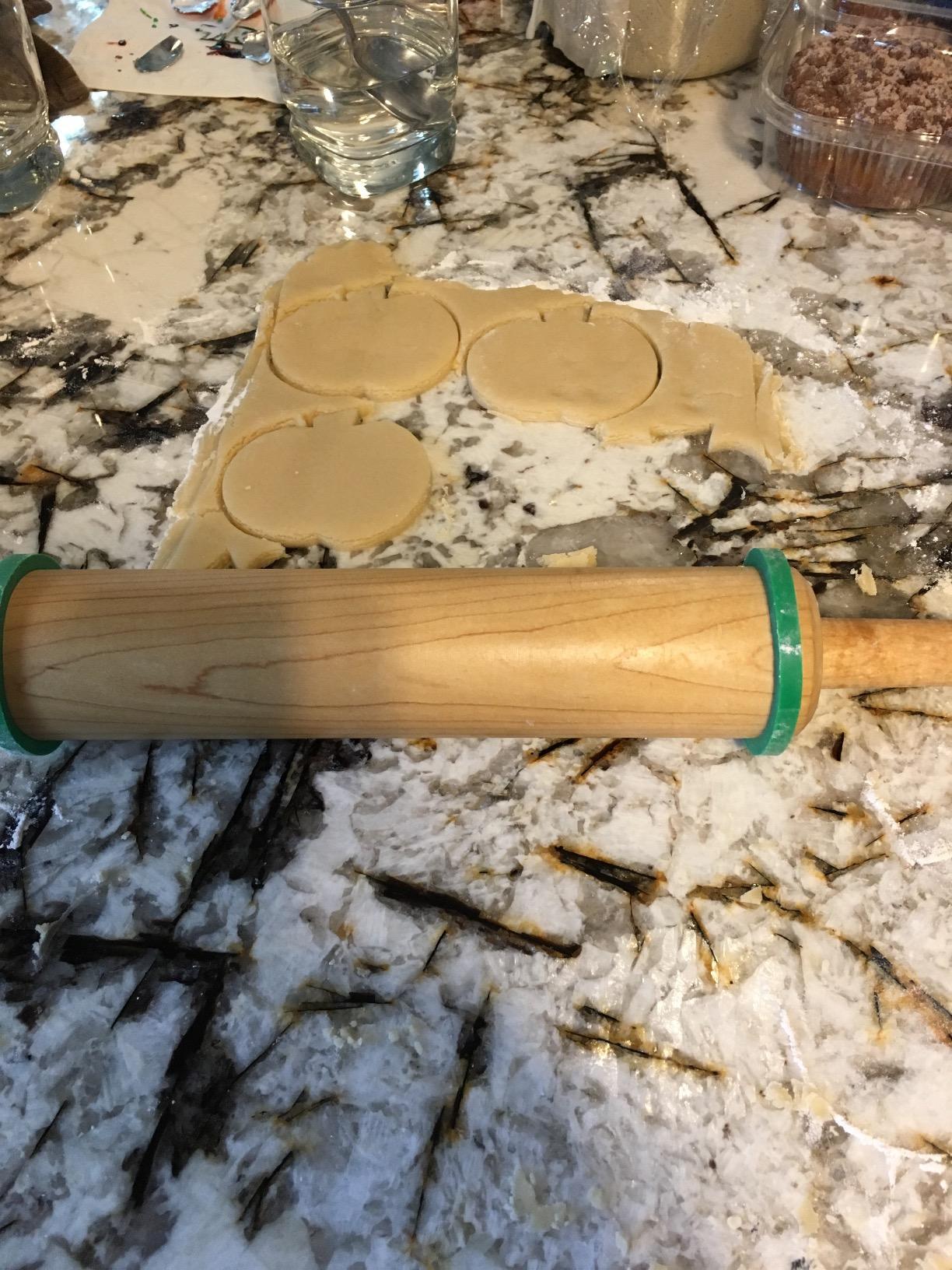 Regency Wraps Evendough Bands, Rolling Pin Rings for Rolling Dough to Precise Thickness for Pizza, Pies, Pastries, Pasta, Set of 4 sizes, Pack of 1 customer photo 2