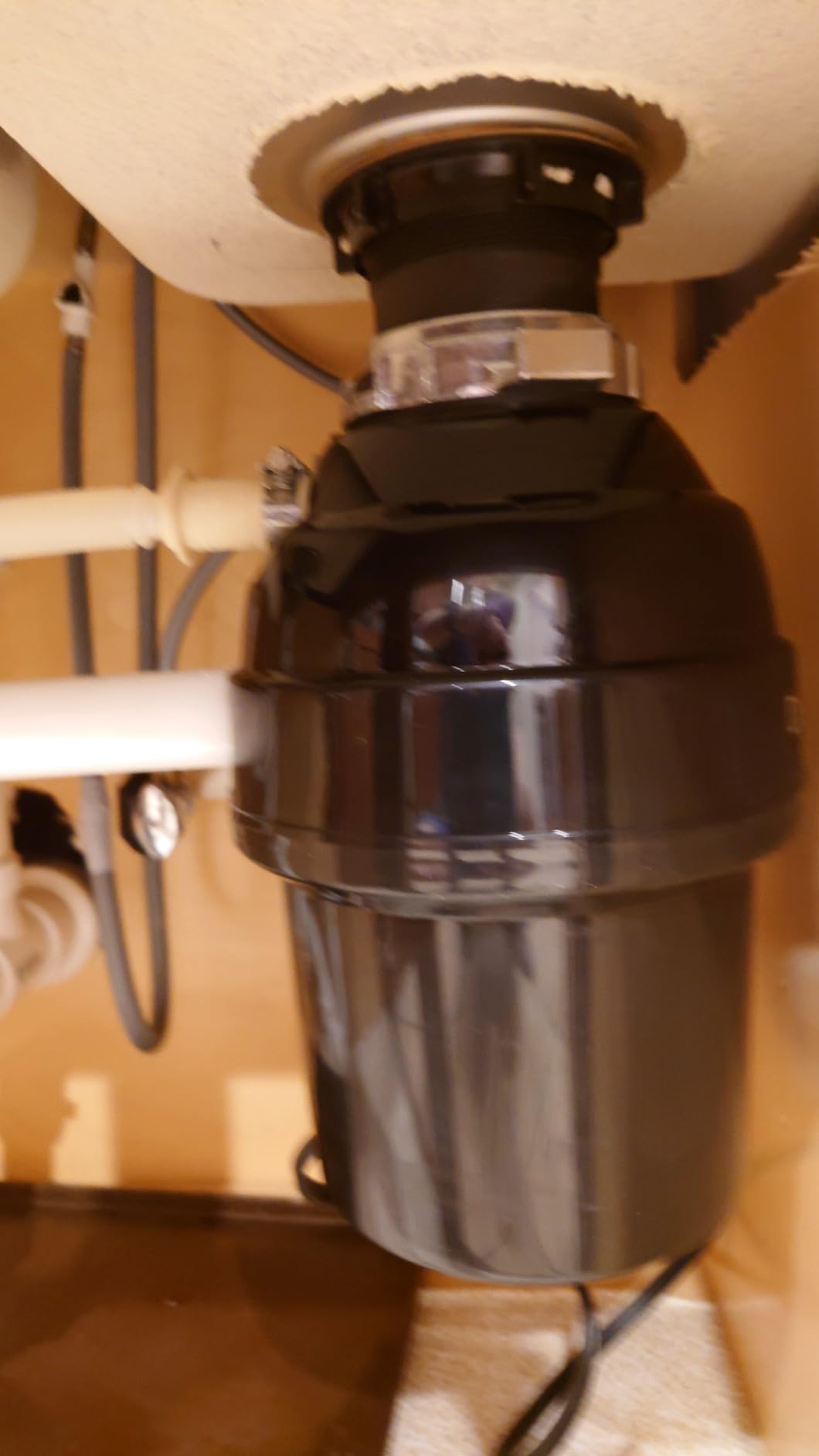 GE Disposall Continuous Feed 1 Horsepower Motor Garbage Disposer, Good for Grinding: Cooked Meat, Beans, & Seeds, Easy Install Kit, Non-Corded, Recommended Families of 4 or More, GFC1020N - Customer Photo 1