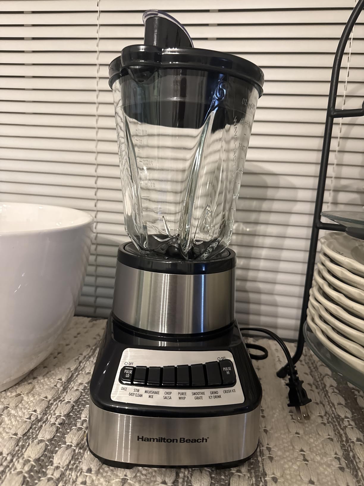 Hamilton Beach Wave Crusher Blender For Smoothies With 40 Oz Glass Jar and 14 Functions, Ice Sabre Blades & 700 Watts for Consistently Smooth Results, Black + Stainless Steel (54221) - Customer Photo 1