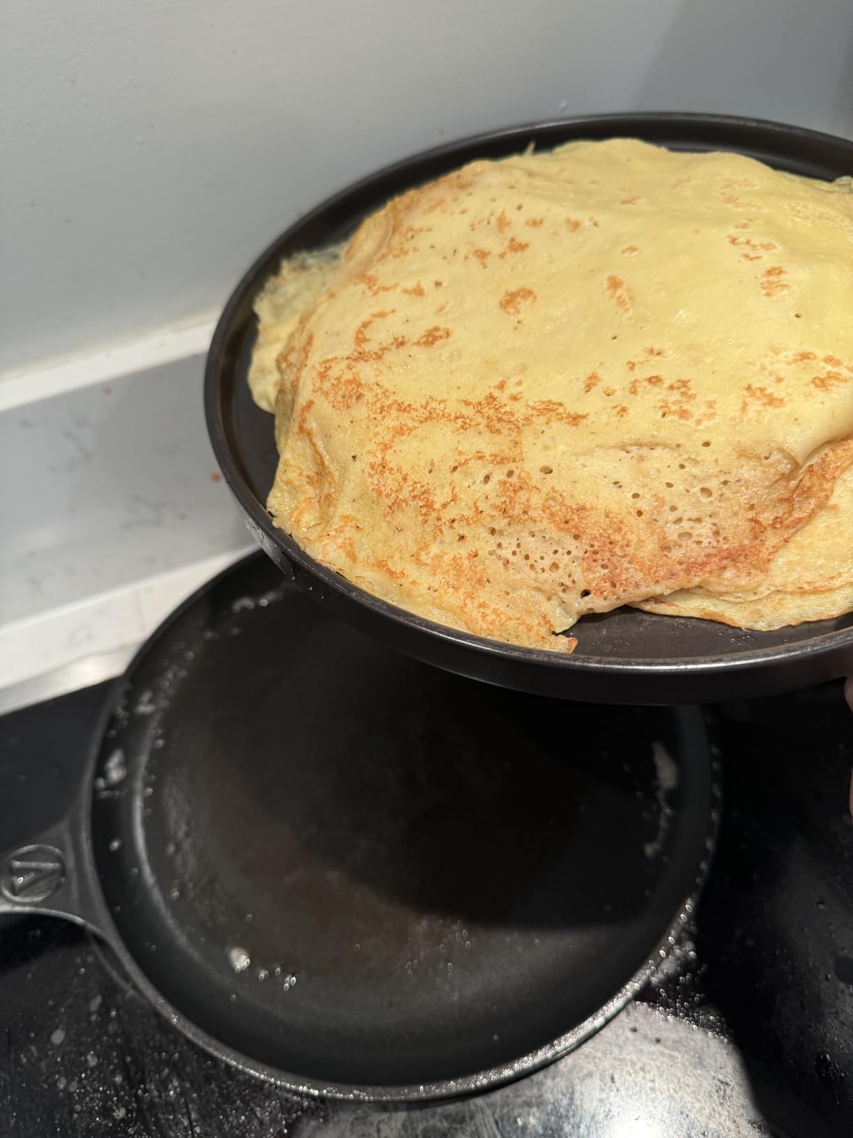 Victoria 10.5-Inch Cast Iron Comal Griddle Pan with a Long Handle, Preseasoned with Flaxseed Oil, Made in Colombia Customer Review Victoria 10.5-Inch Cast Iron Comal Griddle Pan with a Long Handle, Preseasoned with Flaxseed Oil, Made in Colombia - Customer Photo 1
