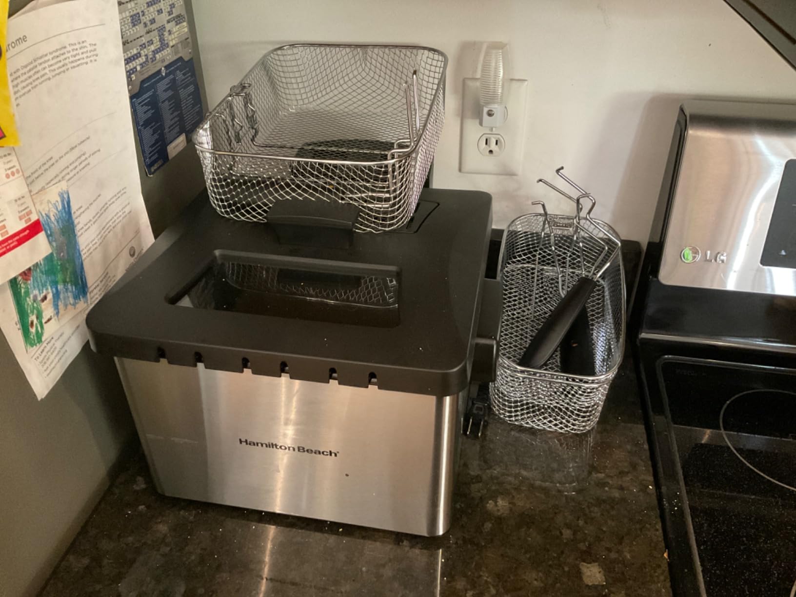 Hamilton Beach Electric Deep Fryer with 3 Baskets and Lid, 4.5 Liters / 19 Cups Oil Capacity, Temperature Control, View Window, Professional Style, 1800 Watts, Stainless Steel (35034) Customer Review Hamilton Beach Electric Deep Fryer with 3 Baskets and Lid, 4.5 Liters / 19 Cups Oil Capacity, Temperature Control, View Window, Professional Style, 1800 Watts, Stainless Steel (35034) - Customer Photo 3