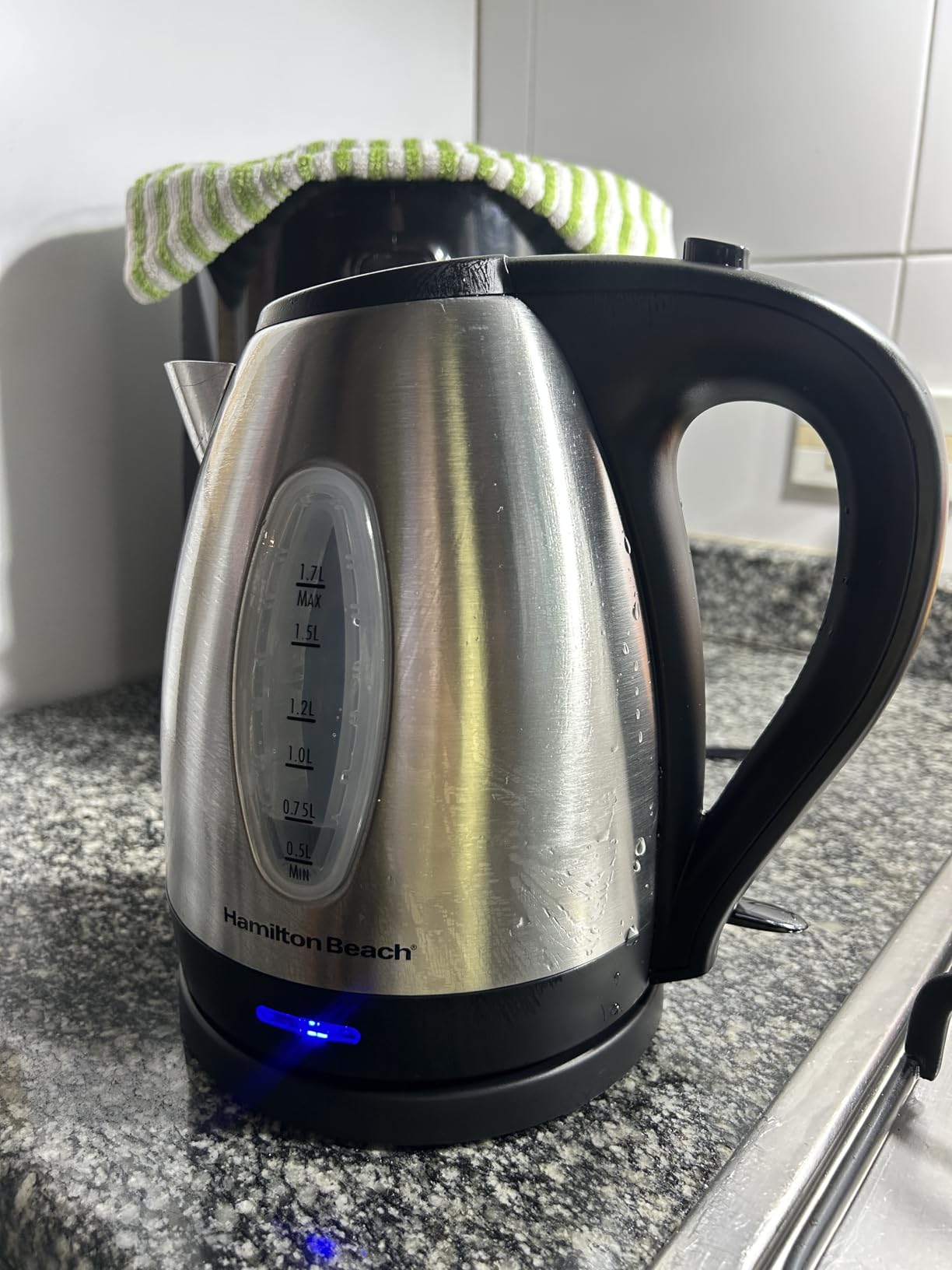 Hamilton Beach Electric Tea Kettle, Water Boiler & Heater, 1.7 Liter, Cordless Serving, 1500 Watts for Fast Boiling, Auto-Shutoff and Boil-Dry Protection, Stainless Steel (40880) Customer Review Hamilton Beach Electric Tea Kettle, Water Boiler & Heater, 1.7 Liter, Cordless Serving, 1500 Watts for Fast Boiling, Auto-Shutoff and Boil-Dry Protection, Stainless Steel (40880) - Customer Photo 2