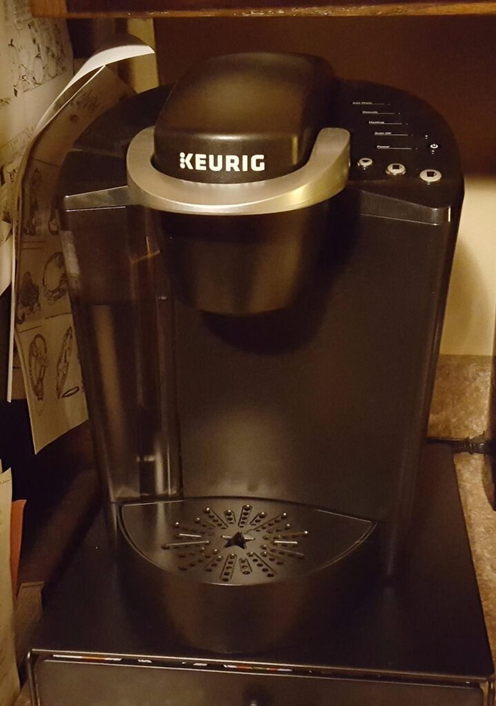 Keurig K-Classic Single Serve K-Cup Pod Coffee Maker, with 3 Brew Sizes, 48oz Removable Reservoir, Black - Customer Photo 0
