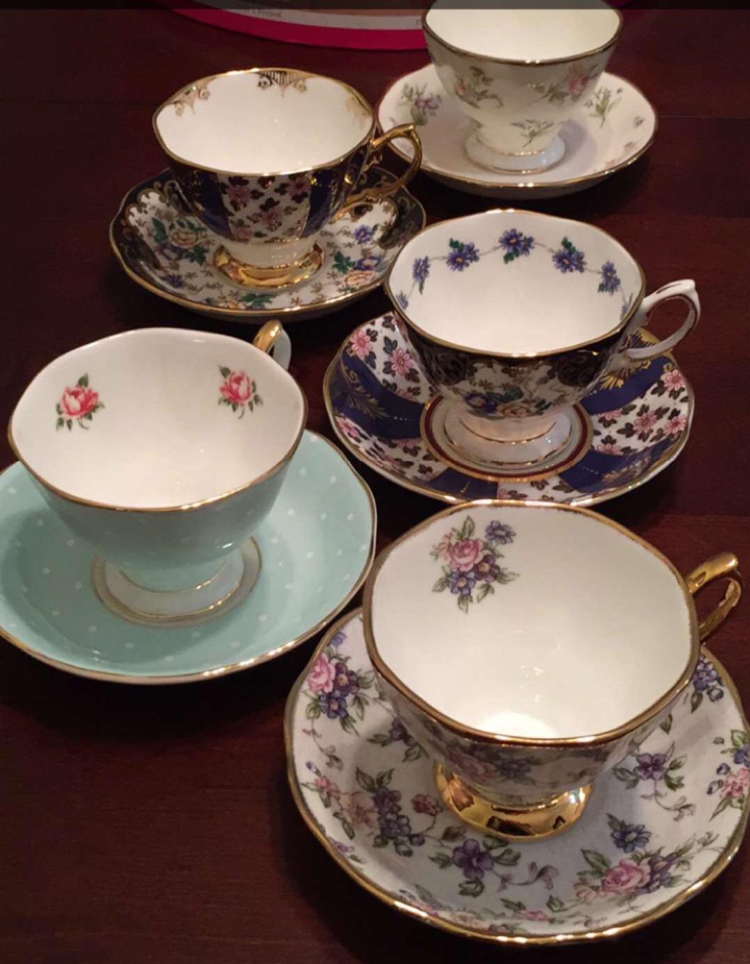 Royal Albert 100 Years 1900-1940 5-Piece Teacup & Saucer Set, 6Fl oz - Customer Photo 4