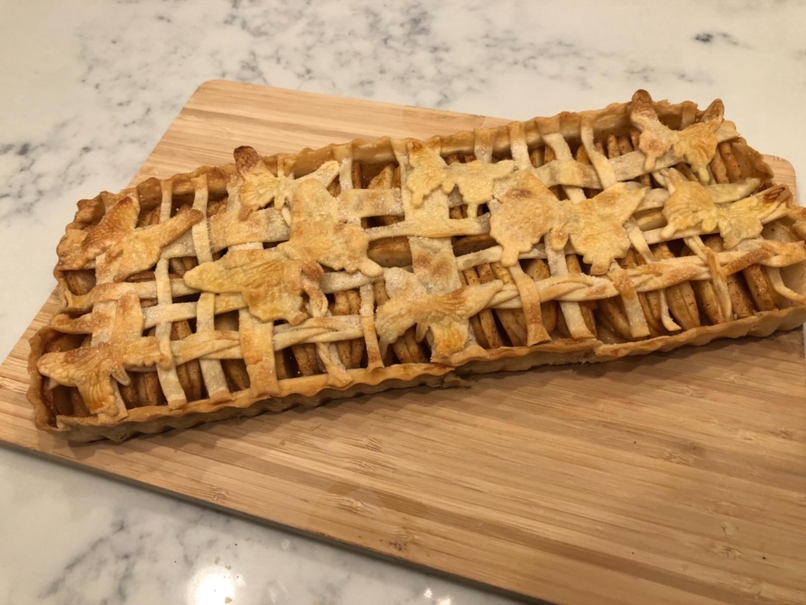 Talisman Designs Pastry Wheel Pie Crust Decorator | Pie Crust Wheel | Pie Crust Decorating Tools | Easy to Use Pastry Wheel | Pie Decorating Tools & Gadgets | Pie Crust Embosser customer photo 1