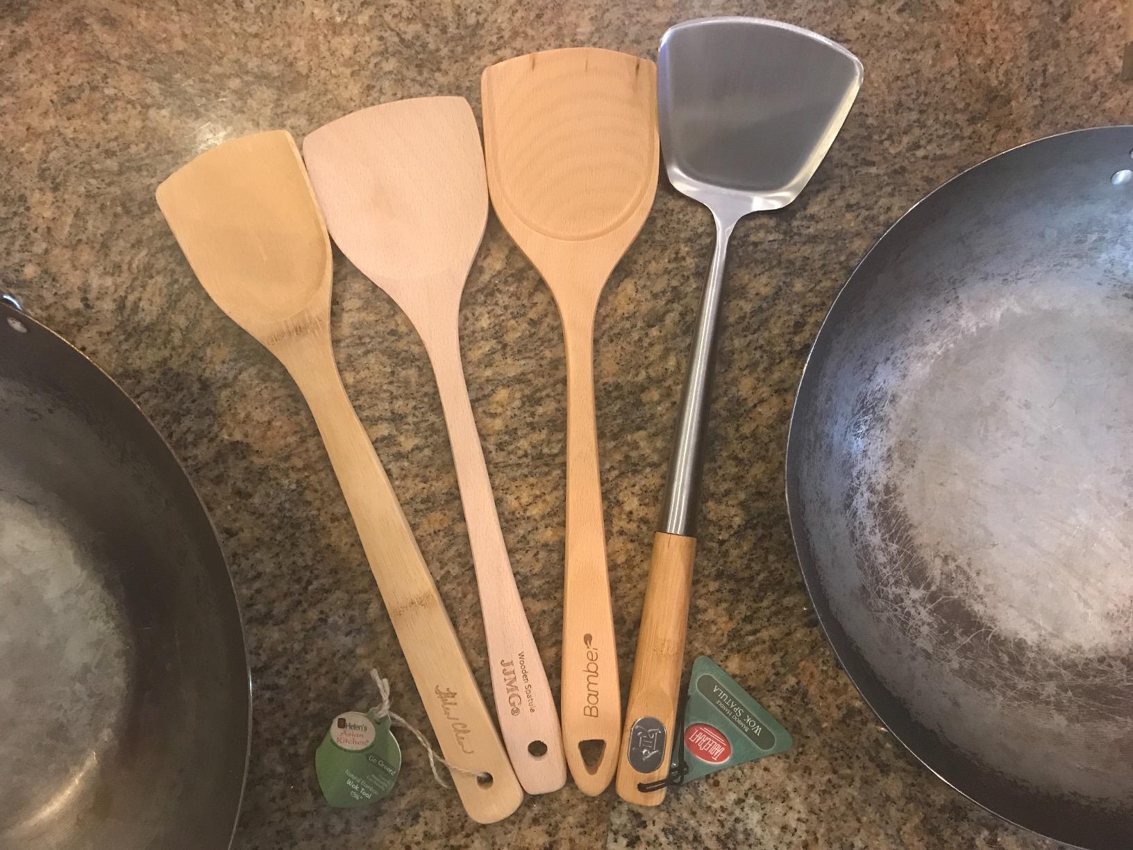 Helen's Asian Kitchen Natural Bamboo Stir Fry Spatula and Wok Tool, 13.5-Inch customer photo 1