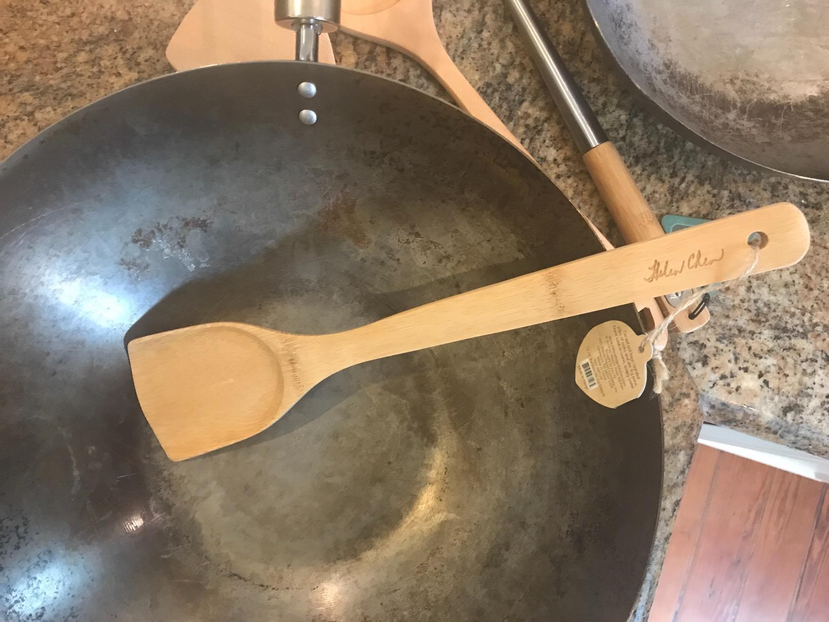 Helen's Asian Kitchen Natural Bamboo Stir Fry Spatula and Wok Tool, 13.5-Inch customer photo 2