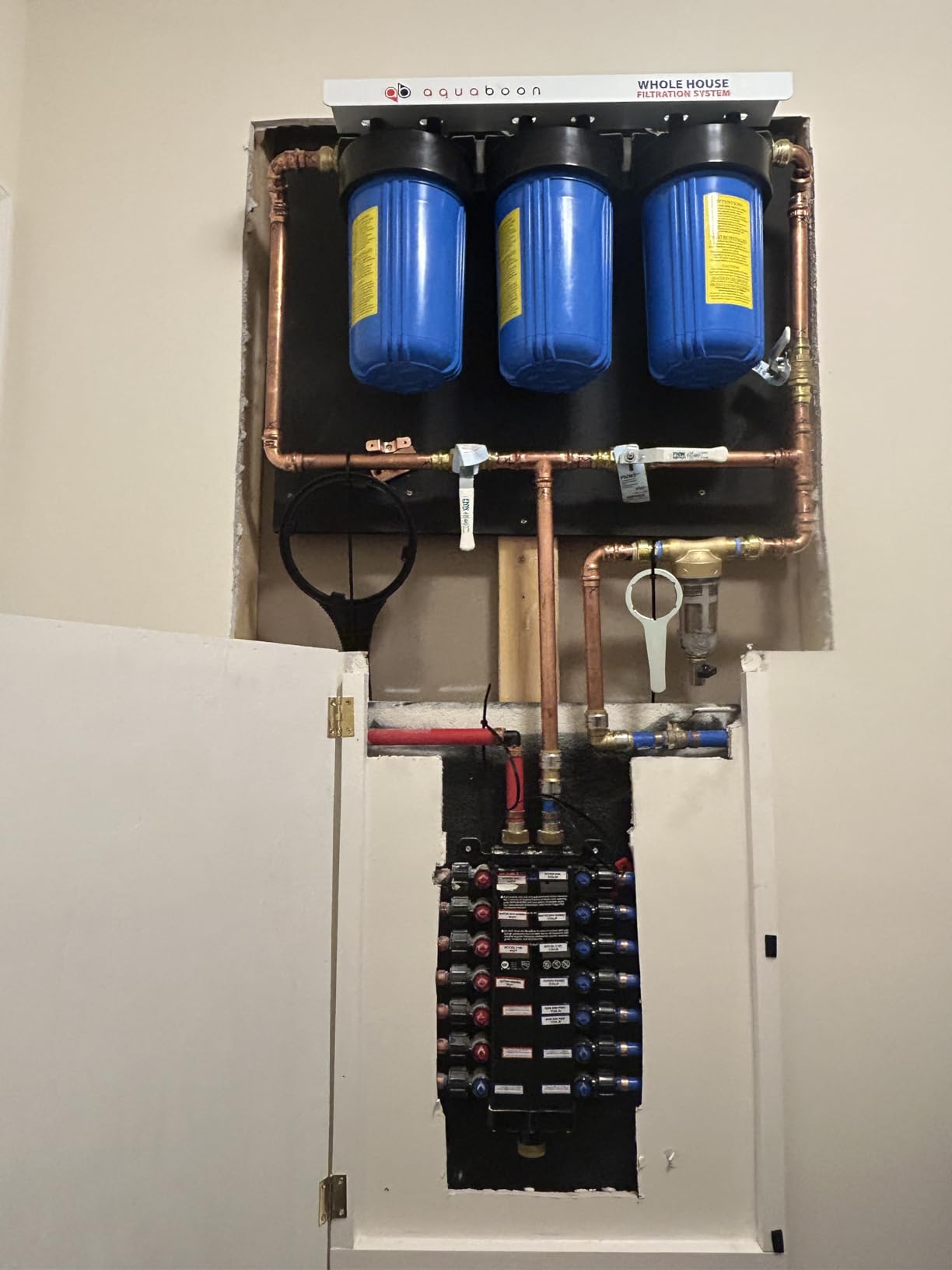 Aquaboon 3-Stage Whole House Water Filter System with 5 Micron 10x4.5 House Water Purification Pleated Sediment, Carbon Chlorine Reduction and Reducing Sediment Filter, Pressure Gauge, Wrench, Bracket Customer Review Aquaboon 3-Stage Whole House Water Filter System with 5 Micron 10x4.5 House Water Purification Pleated Sediment, Carbon Chlorine Reduction and Reducing Sediment Filter, Pressure Gauge, Wrench, Bracket - Customer Photo 1