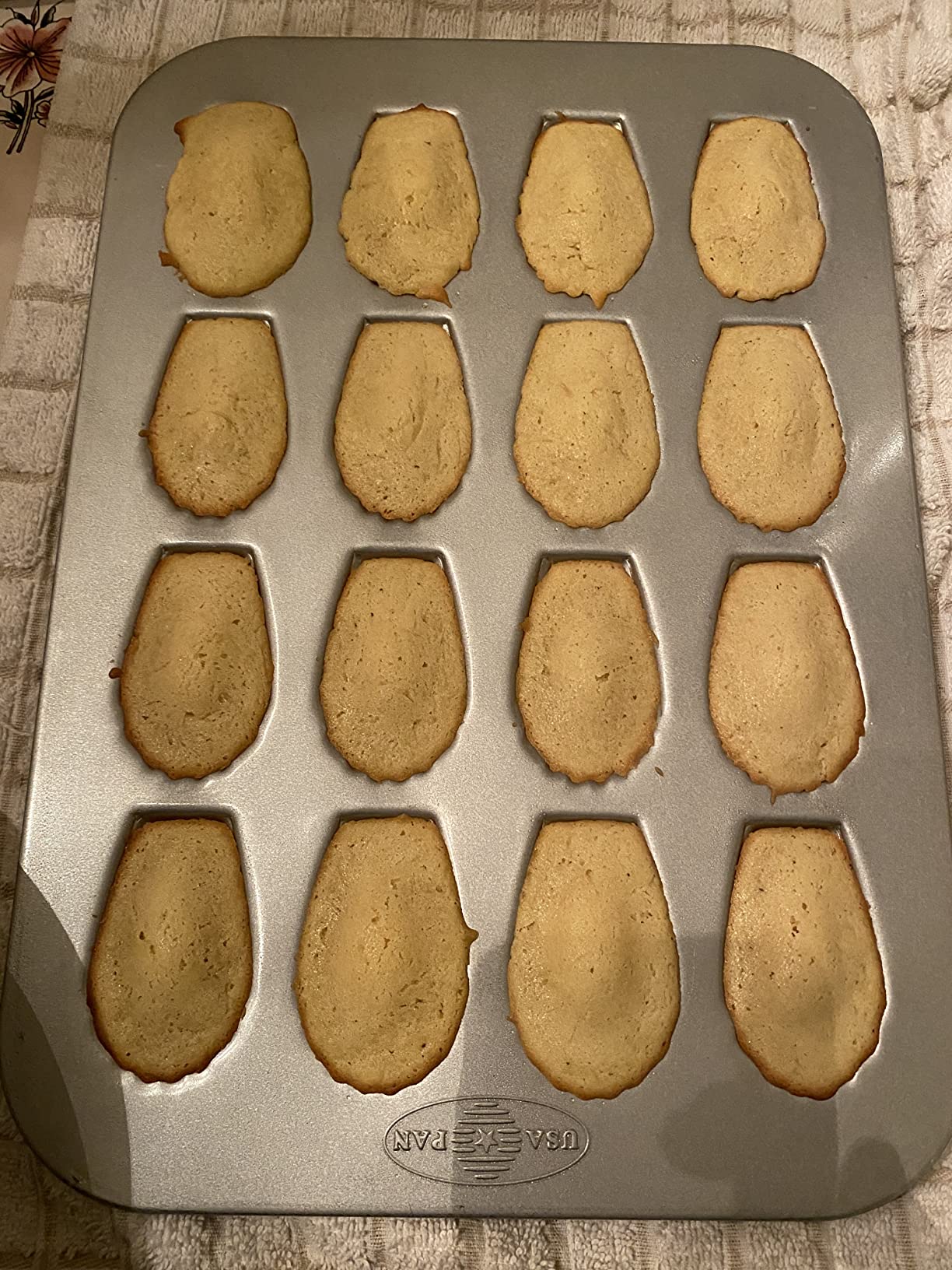 USA Pan Bakeware Nonstick Madeleine Pan, 16 Well customer photo 1