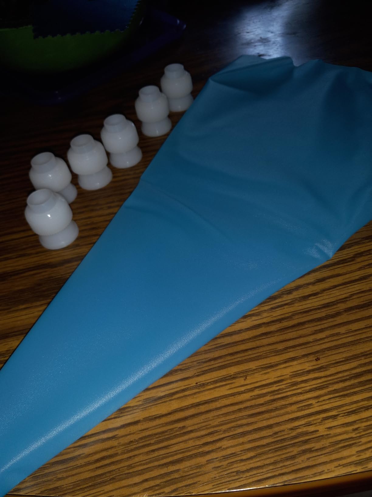 Silicone Pastry Bags, Weetiee 3 Sizes Reusable Icing Piping Bags Baking Cookie Cake Decorating Bags (12''+14''+16'')- 6 Pack - Bonus 6 Icing Couplers customer photo 1