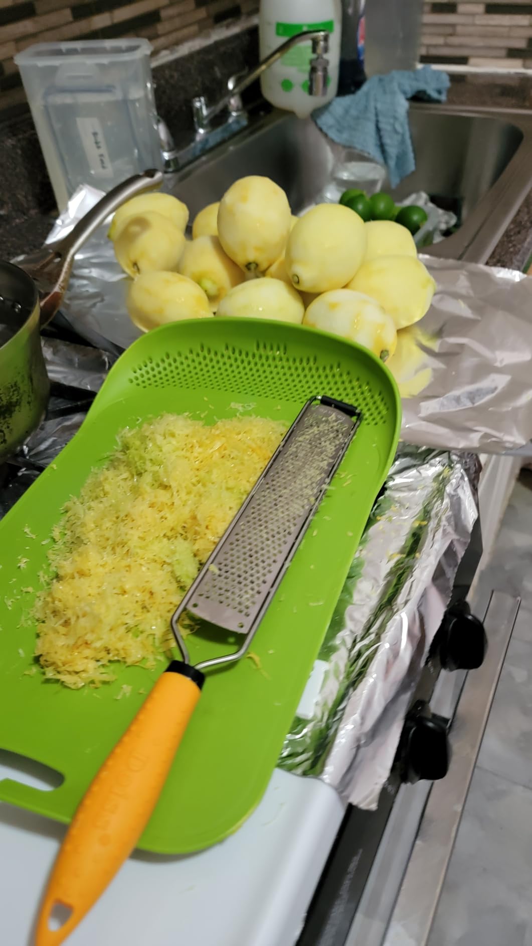 PRO Lemon Zester & Heavy Duty Cheese Grater & Vegetable Grater - Parmesan Cheese Lemon, Garlic, Nutmeg, Chocolate, Fruits, Vegetables, Ginger Grater - Cheese Shredder & Stainless Steel Grater customer photo 2
