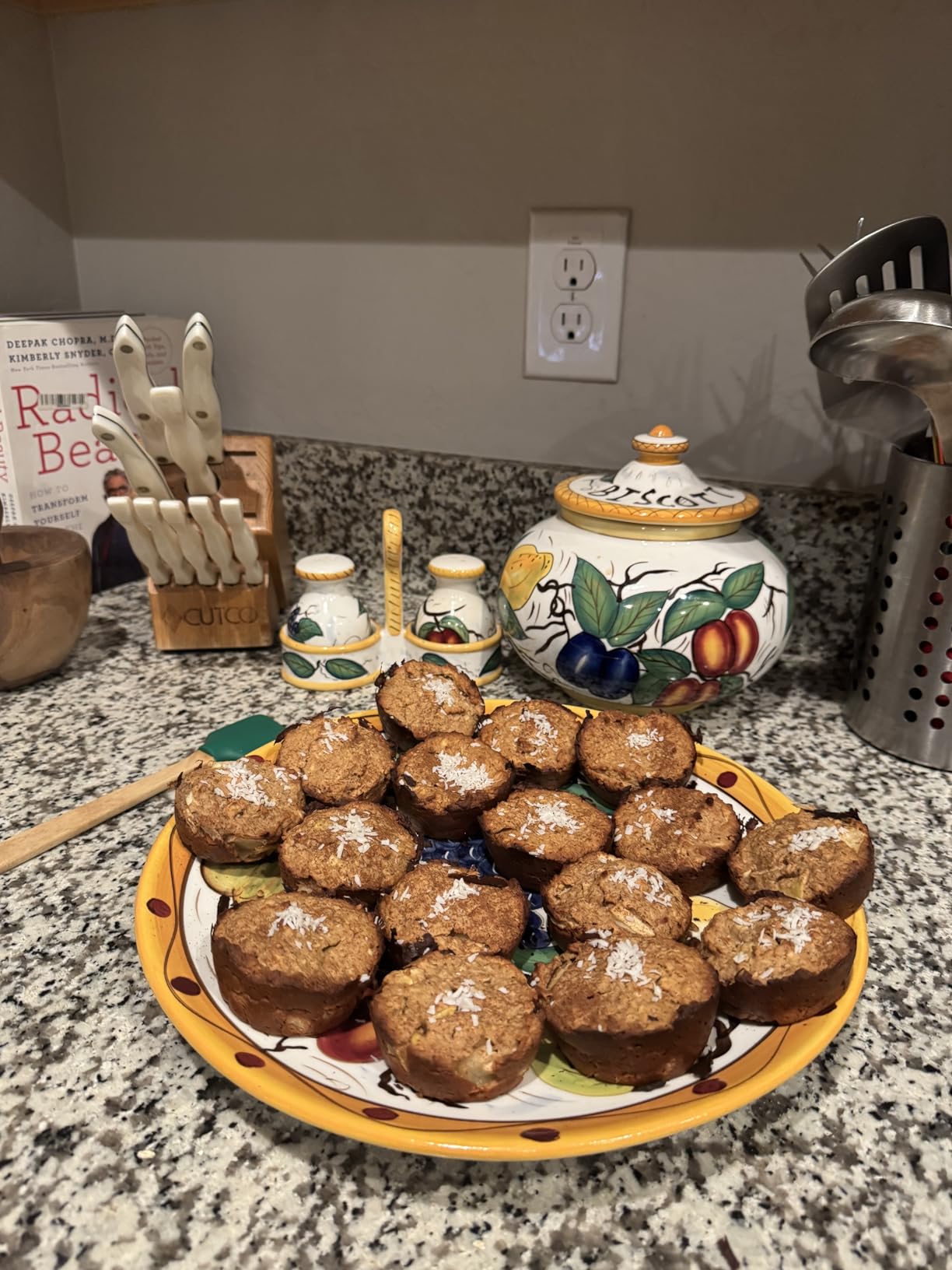 Amazon Basics Nonstick Muffin Pan, Set of 2, Sturdy, Oven Safe, Bakes Evenly, Easy to Clean, 12 Cups, Gray customer photo 2