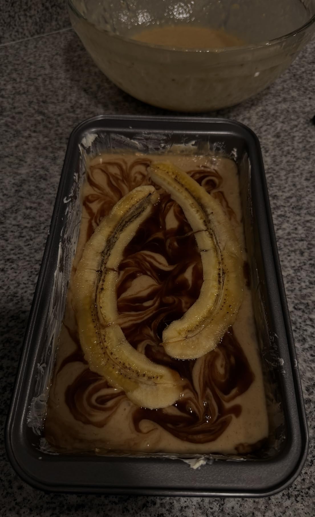 Amazon Basics Rectangular Nonstick Bread Loaf Pan for Baking Meatloaf with Even Heat Distribution, 9.5 x 5 Inch, Gray, Set of 2 customer photo 2