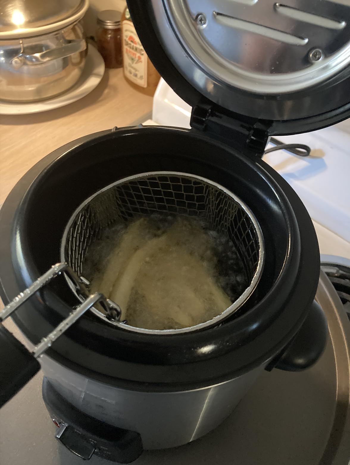 OVENTE Electric Deep Fryer 2 Liter Capacity, 1500 Watt Lid with Viewing Window and Odor Filter, Adjustable Temperature, Removable Frying Basket and Easy to Clean Stainless Steel Body, Silver FDM2201BR Customer Review OVENTE Electric Deep Fryer 2 Liter Capacity, 1500 Watt Lid with Viewing Window and Odor Filter, Adjustable Temperature, Removable Frying Basket and Easy to Clean Stainless Steel Body, Silver FDM2201BR - Customer Photo 0