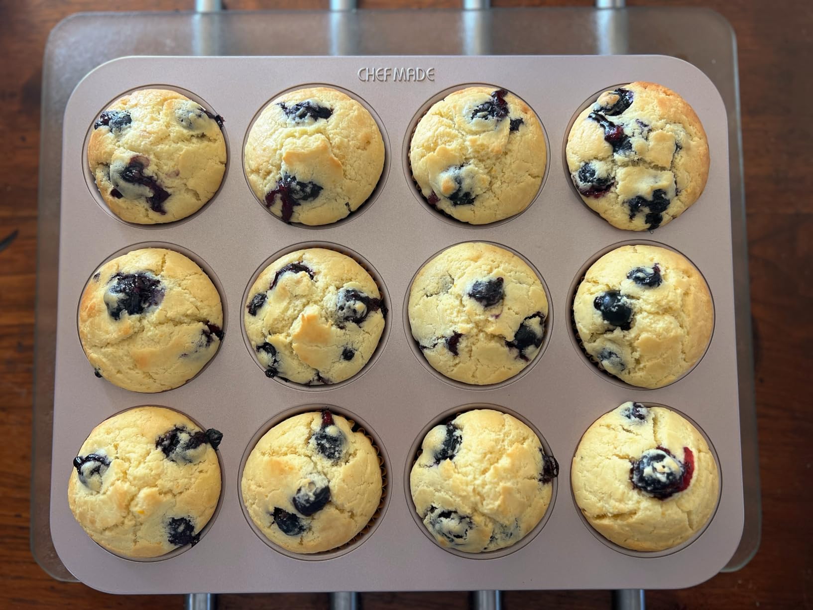 CHEFMADE Twinkie Cake Pan, 8-Cavity Non-Stick Mini Hotdog-Shaped Muffin Eclair Bakeware for Oven Baking (Champagne Gold) customer photo 2