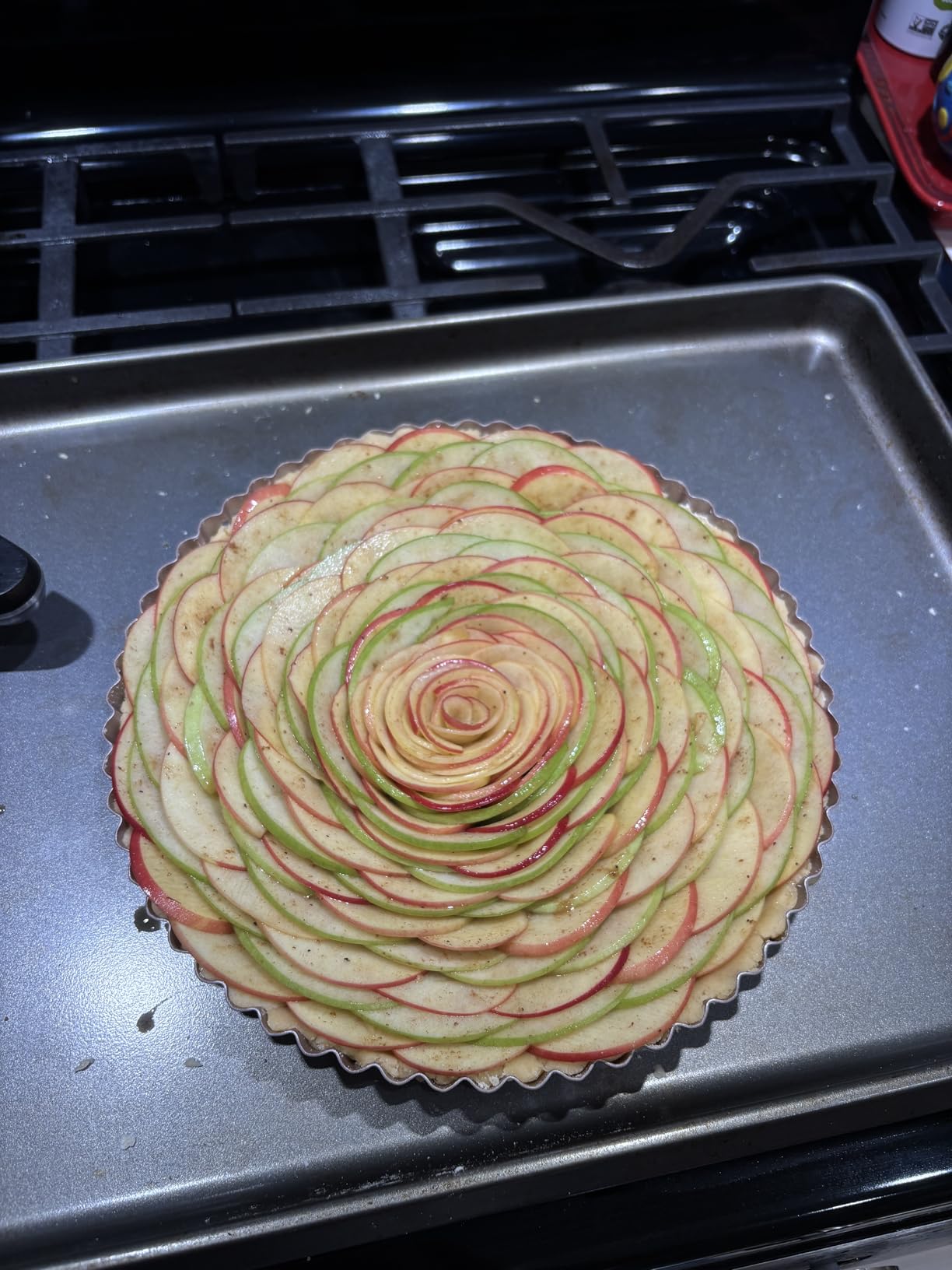 CHEFMADE 9.5-Inch Round Tart Pan with Removable Loose Bottom Non-Stick Carbon Steel customer photo 1