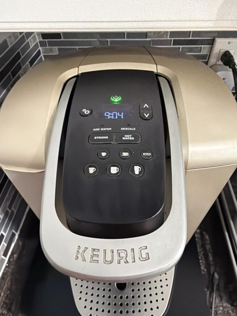Keurig K-Elite Single Serve K-Cup Pod Coffee Maker, with Strength and Temperature Control, Iced Coffee Capability, 8 to 12oz Brew Size, Programmable, Brushed Silver - Customer Photo 1